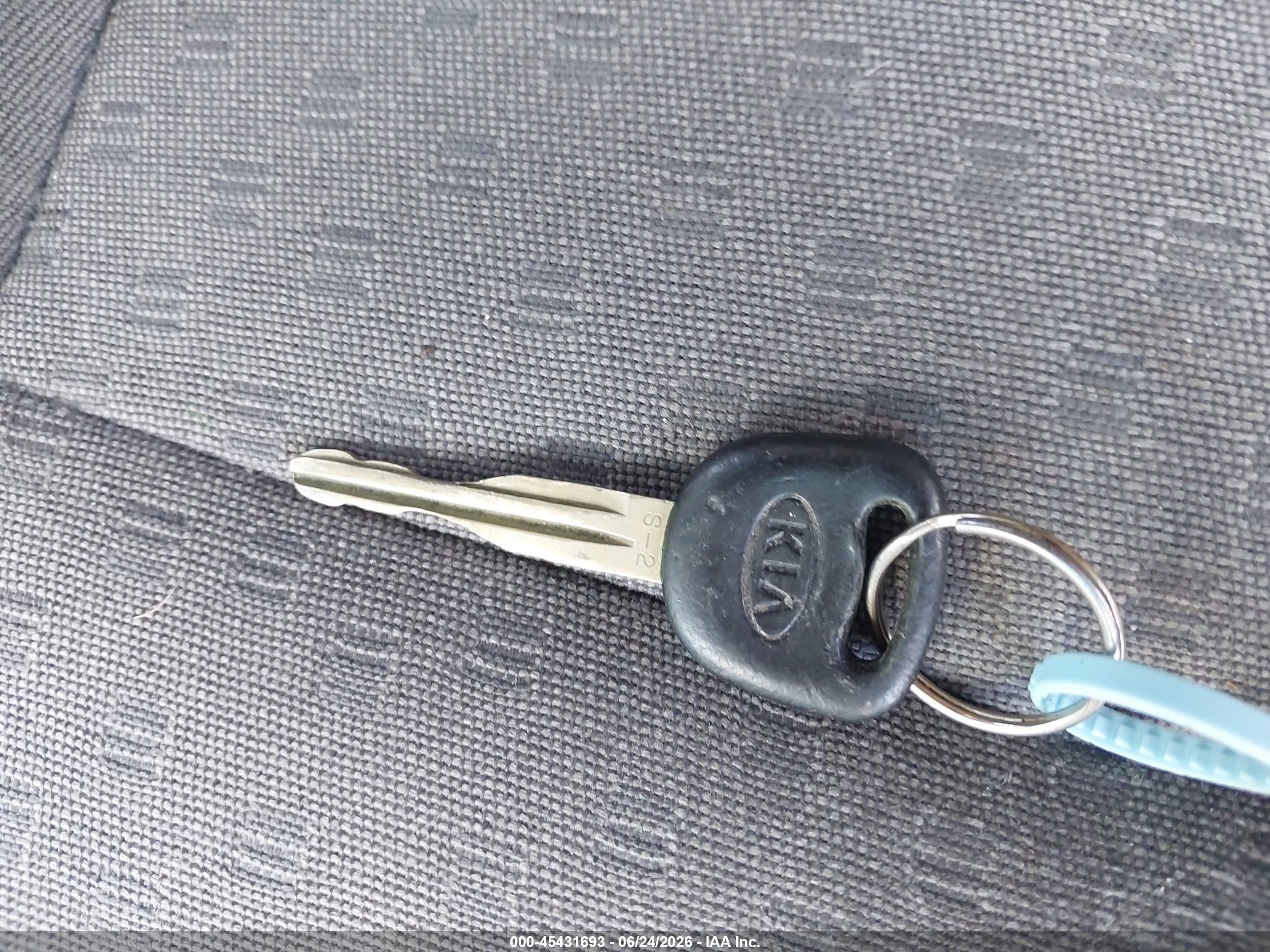 2003 Kia Rio   Green vin: KNADC125636274843
