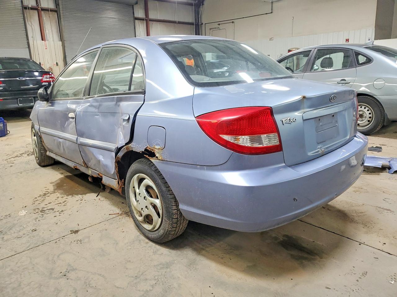 2005 Kia Rio Base Синий vin: KNADC125656364528