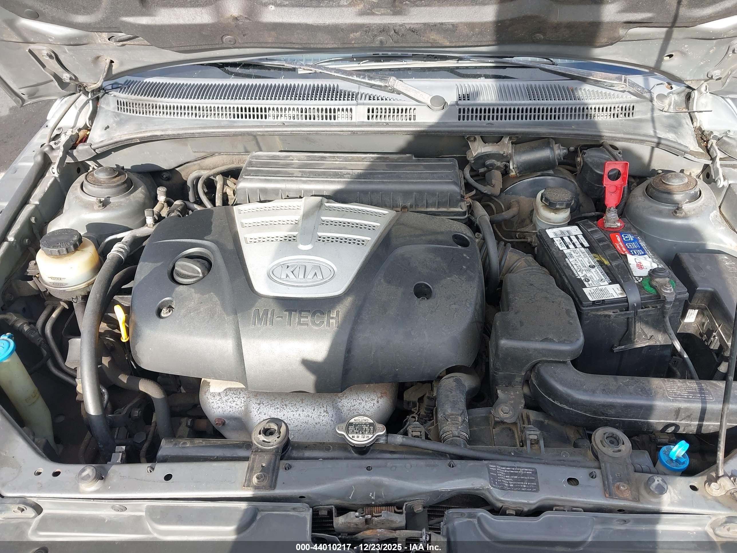 2005 Kia Rio   Gray vin: KNADC125756375988
