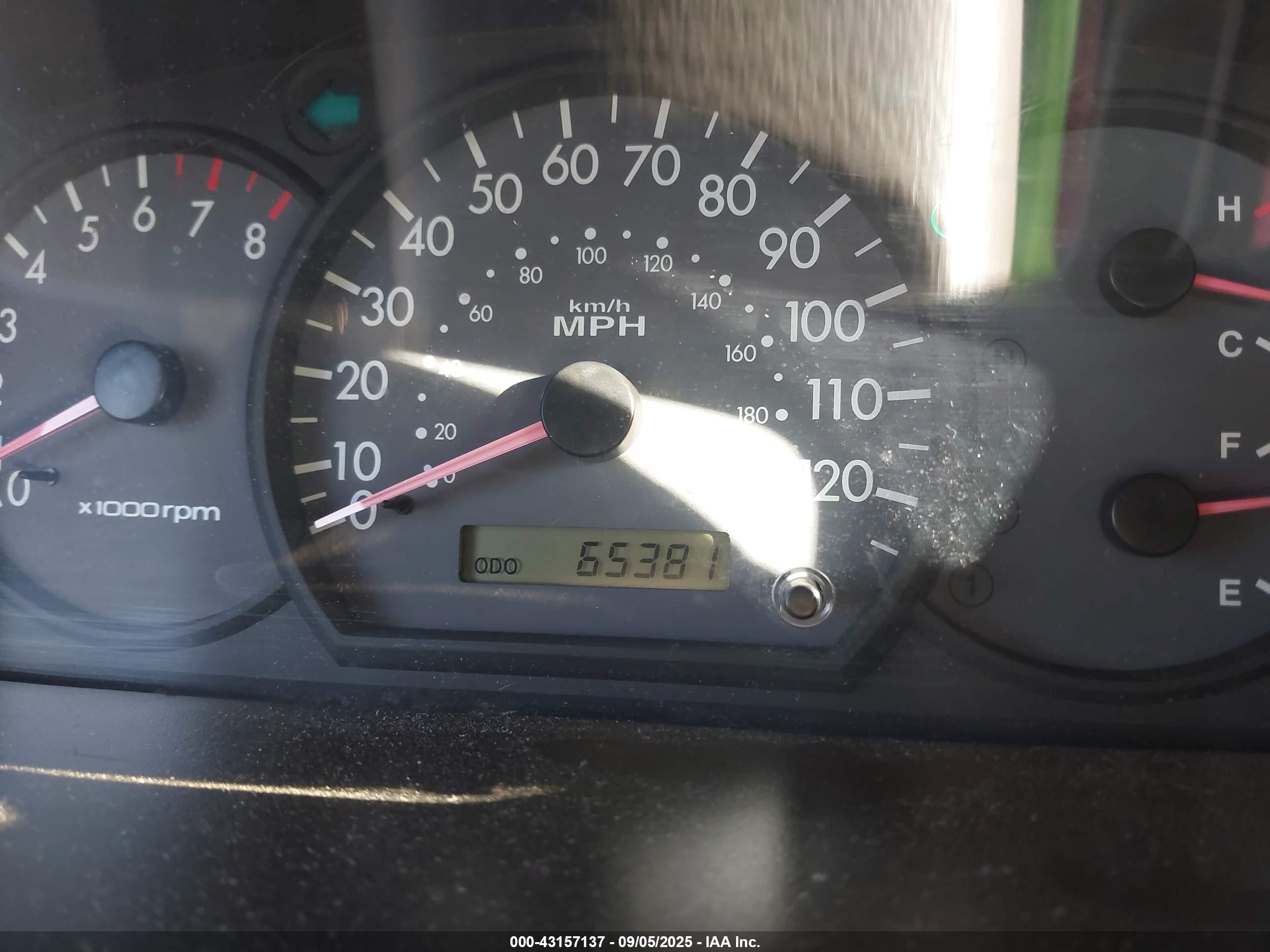 2005 Kia Rio   Burgundy vin: KNADC125956368962