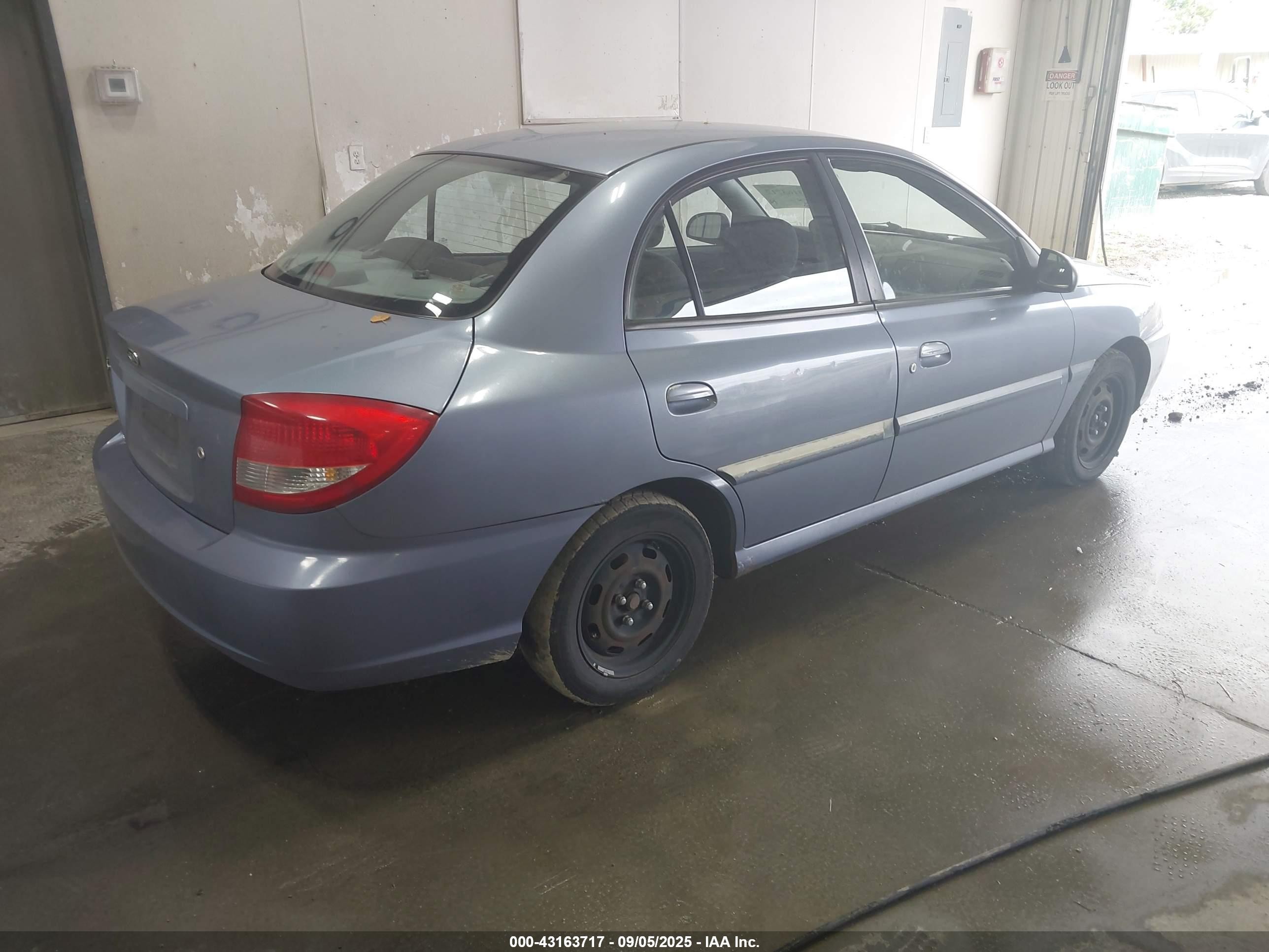 2005 Kia Rio   Blue vin: KNADC125X56376049