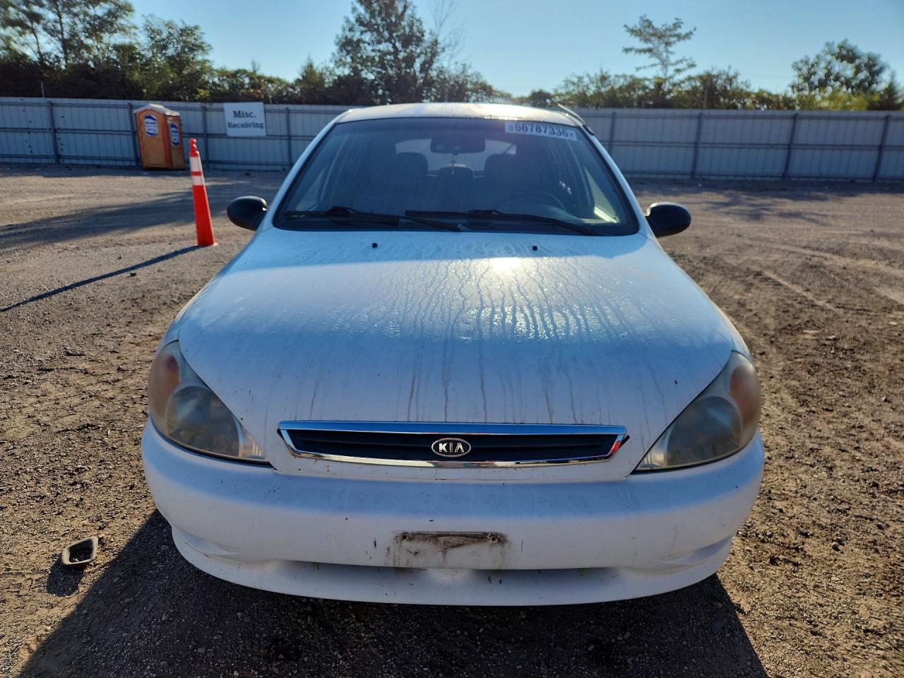 2002 Kia Rio Cinco White vin: KNADC163126054694