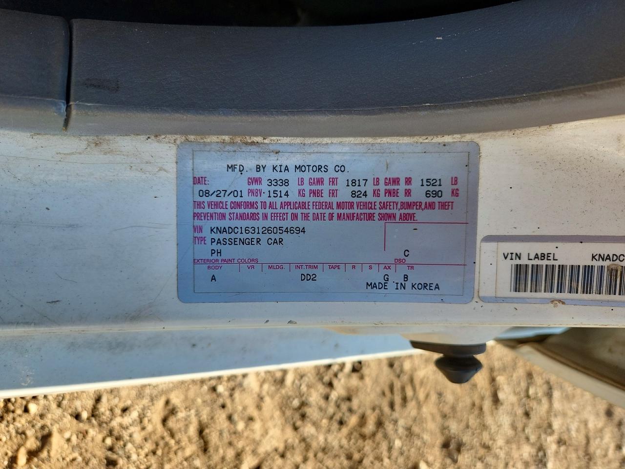 2002 Kia Rio Cinco White vin: KNADC163126054694