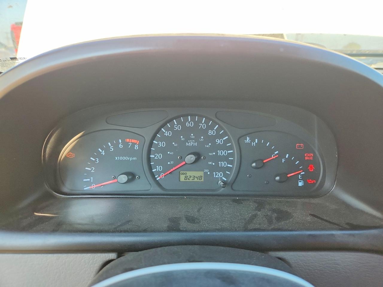 2002 Kia Rio Cinco White vin: KNADC163126054694