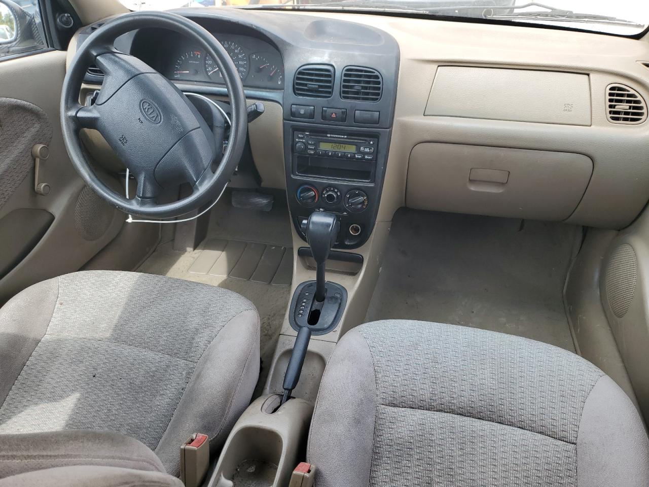 2002 Kia Rio Cinco Gold vin: KNADC163126089428