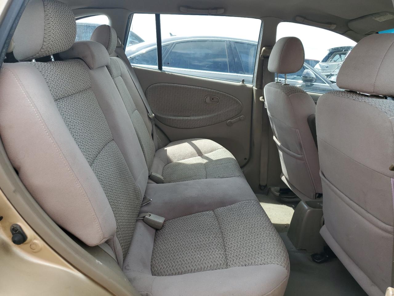 2002 Kia Rio Cinco Gold vin: KNADC163126089428
