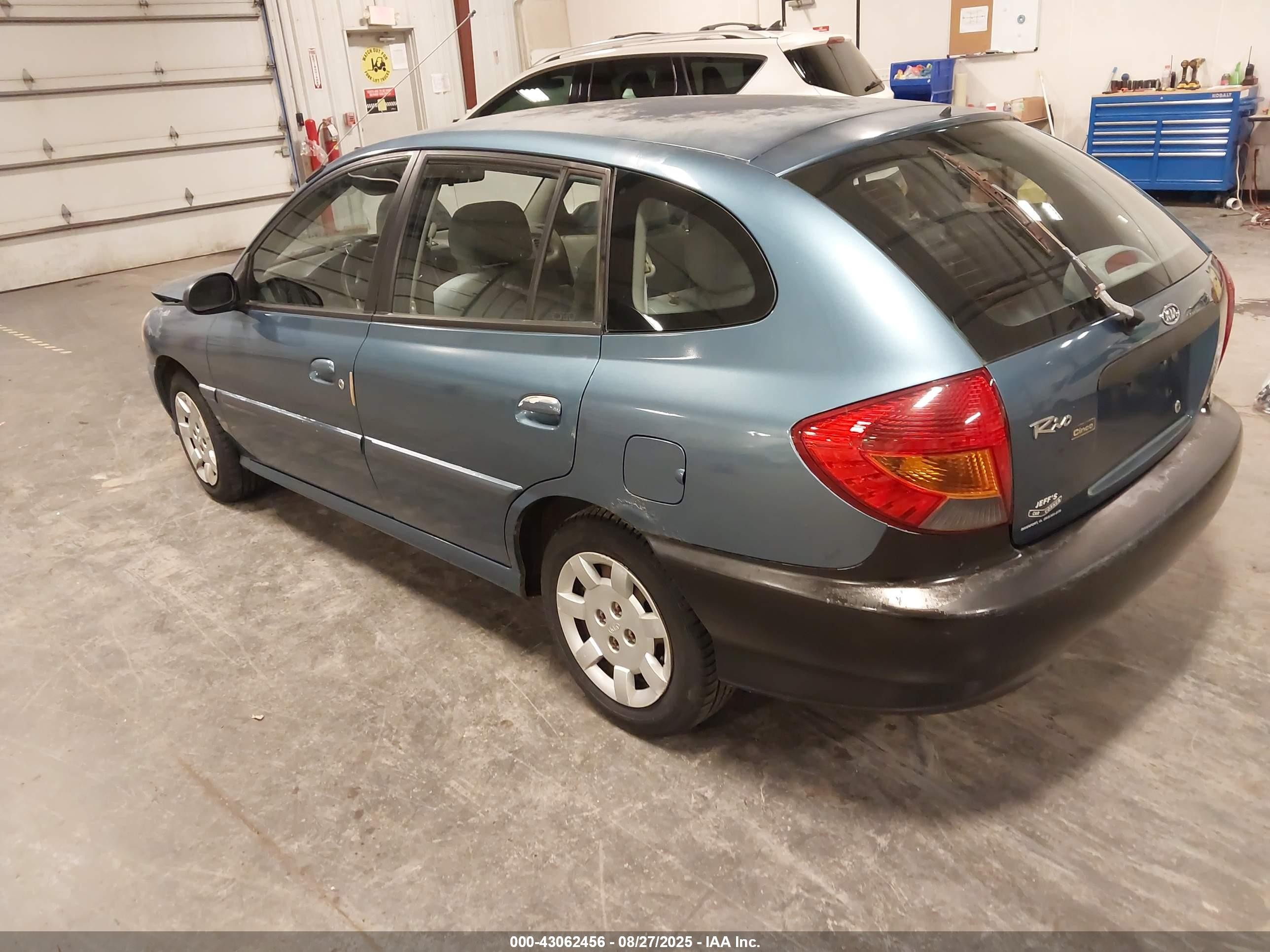 2002 Kia Rio Cinco Blue vin: KNADC163326056351