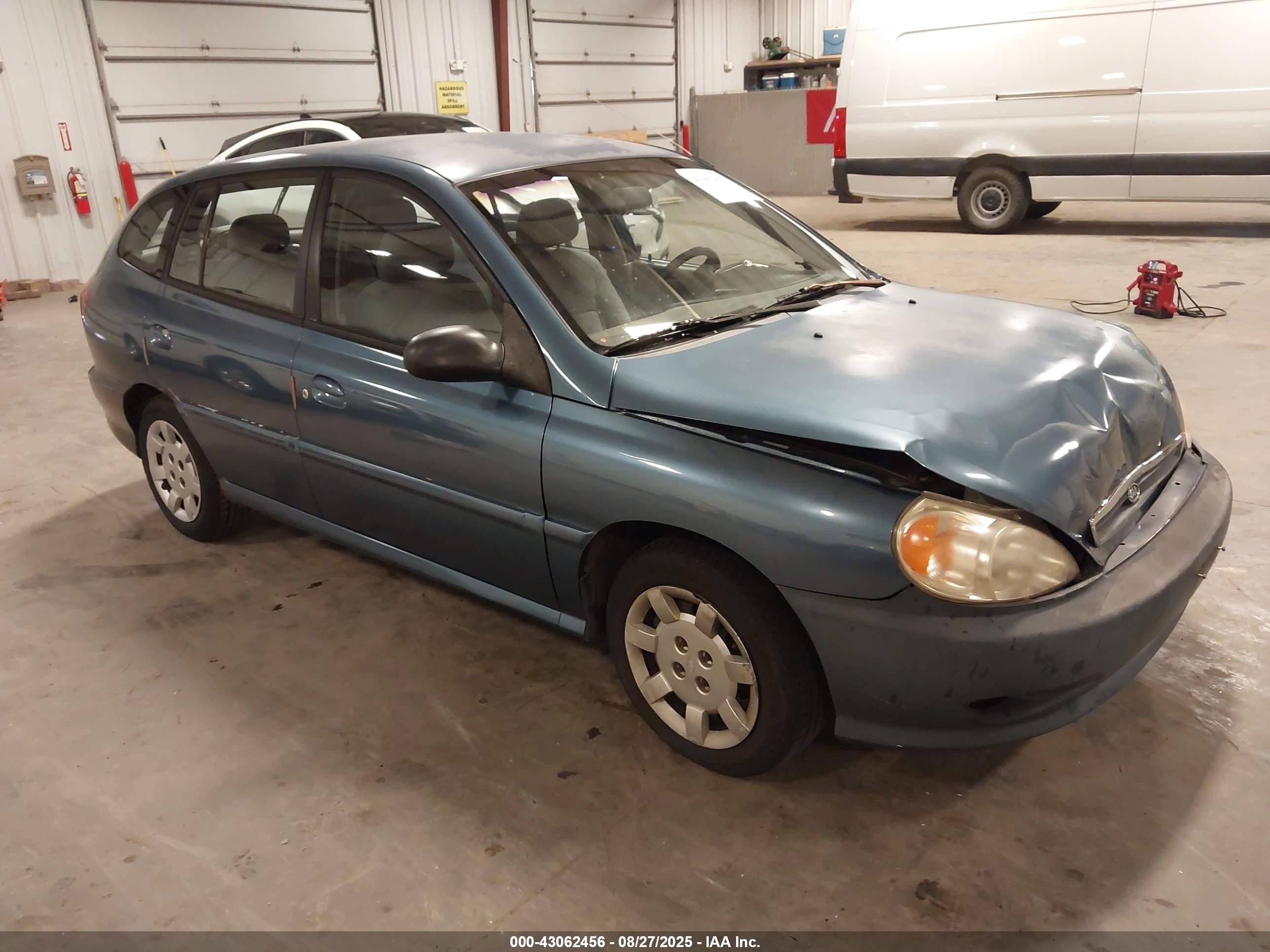 2002 Kia Rio Cinco Blue vin: KNADC163326056351
