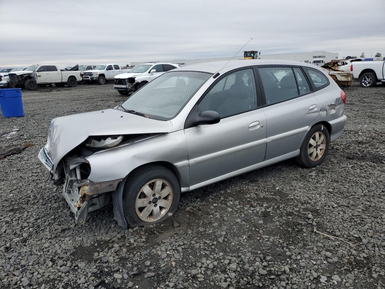 2002 Kia Rio Cinco Silver vin: KNADC163926093114