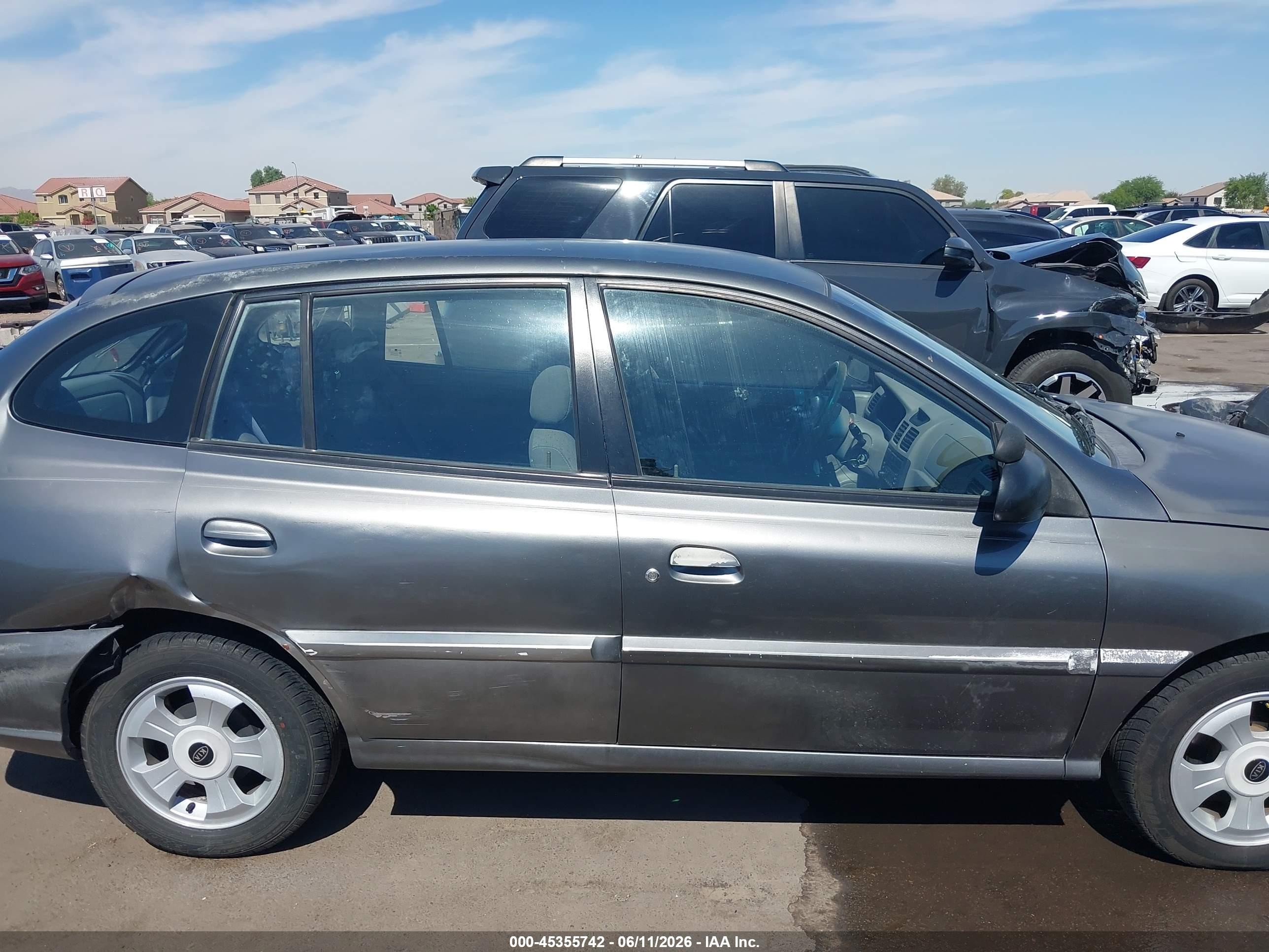 2004 Kia Rio Cinco Gray vin: KNADC165746211343
