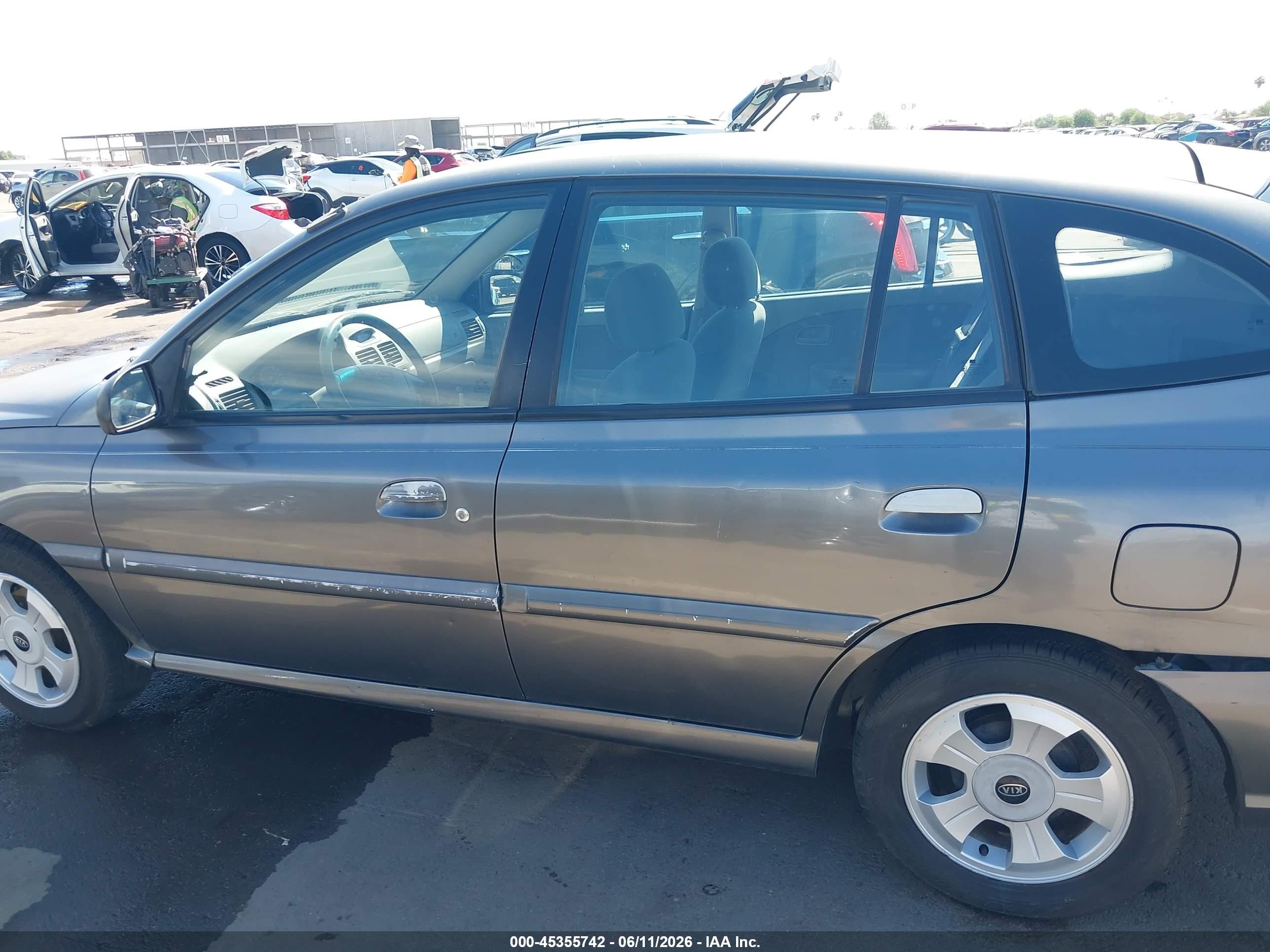 2004 Kia Rio Cinco Gray vin: KNADC165746211343