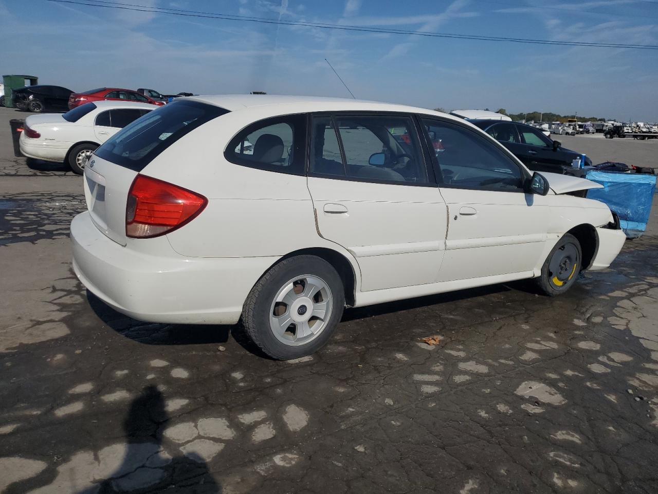 2005 Kia Rio Cinco White vin: KNADC165856266787