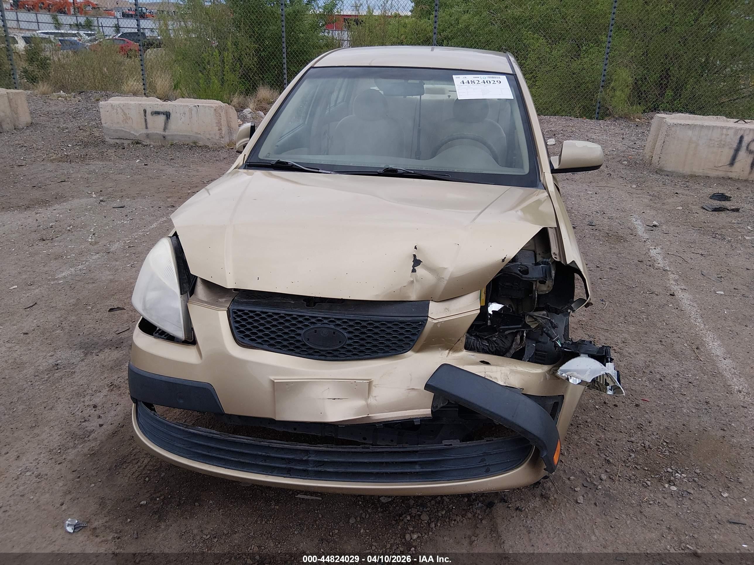 2007 Kia Rio Lx Gold vin: KNADE123076201062