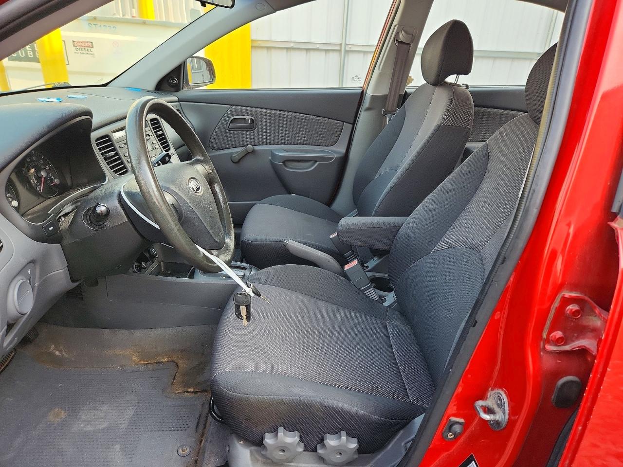 2007 Kia Rio Base Красный vin: KNADE123076203992