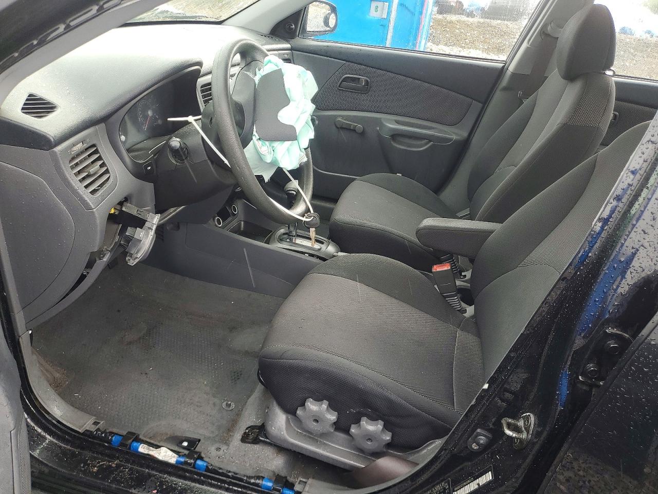 2006 Kia Rio Base Black vin: KNADE123166136575