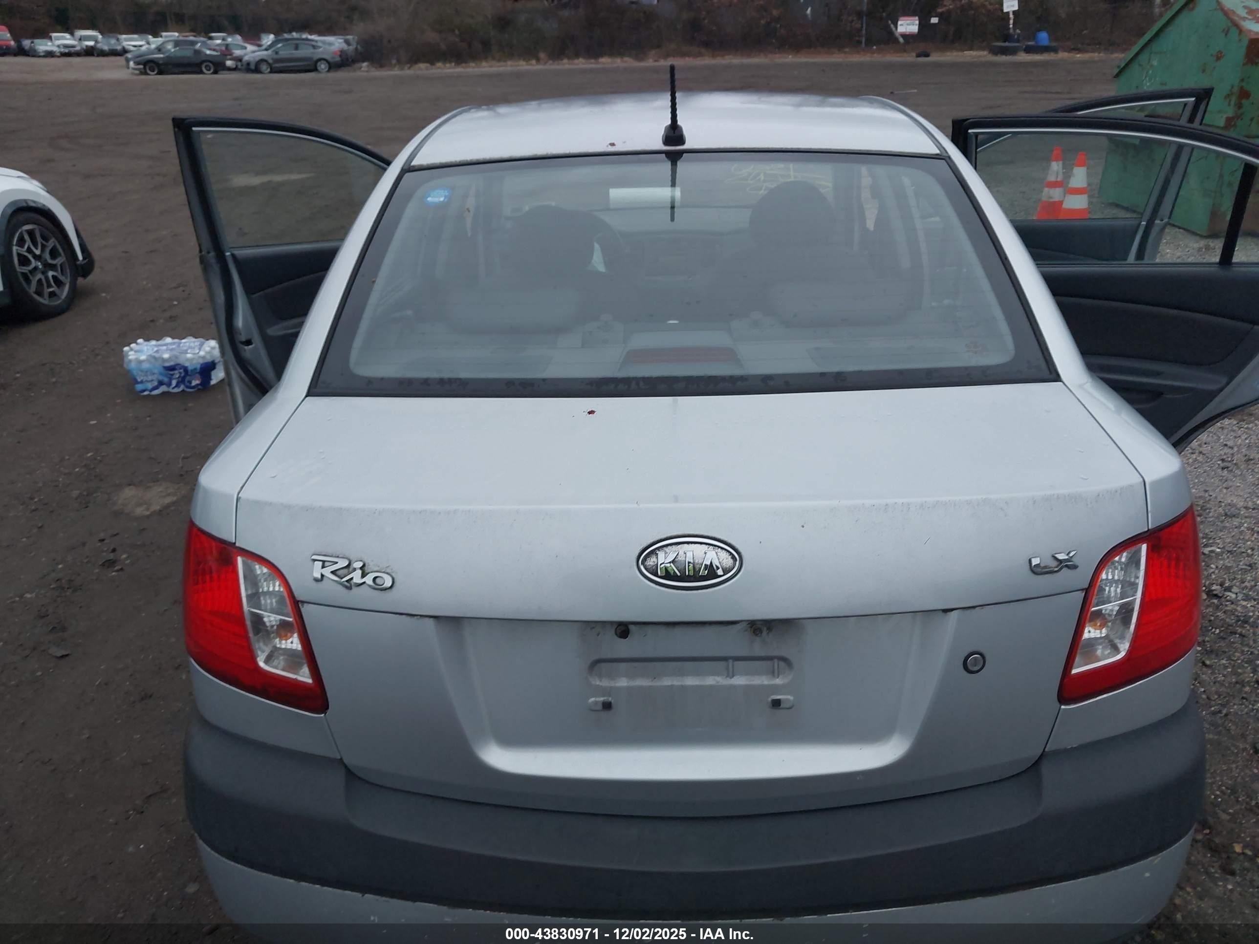2007 Kia Rio Lx Silver vin: KNADE123176226987