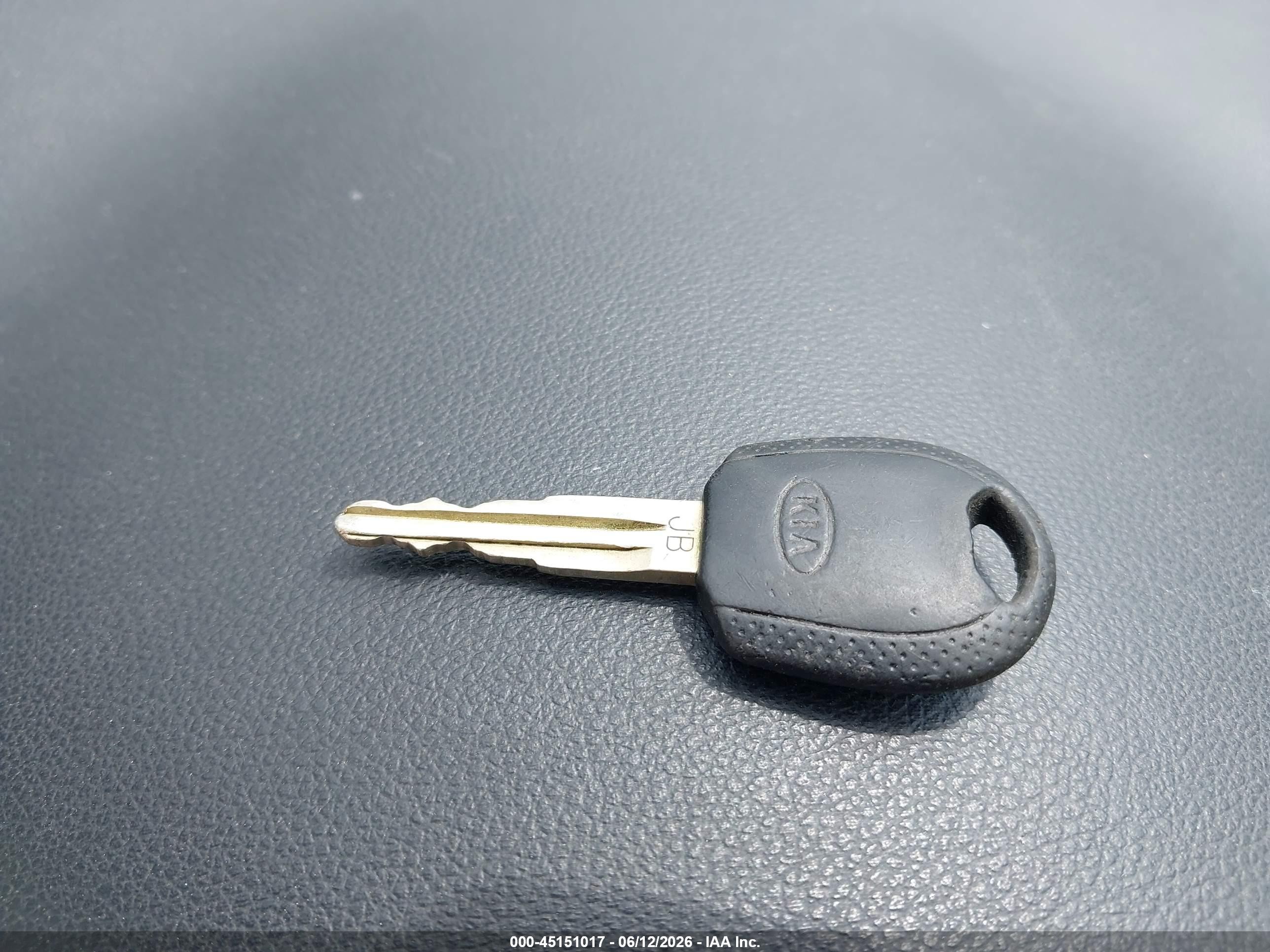 2007 Kia Rio Lx Black vin: KNADE123176278684