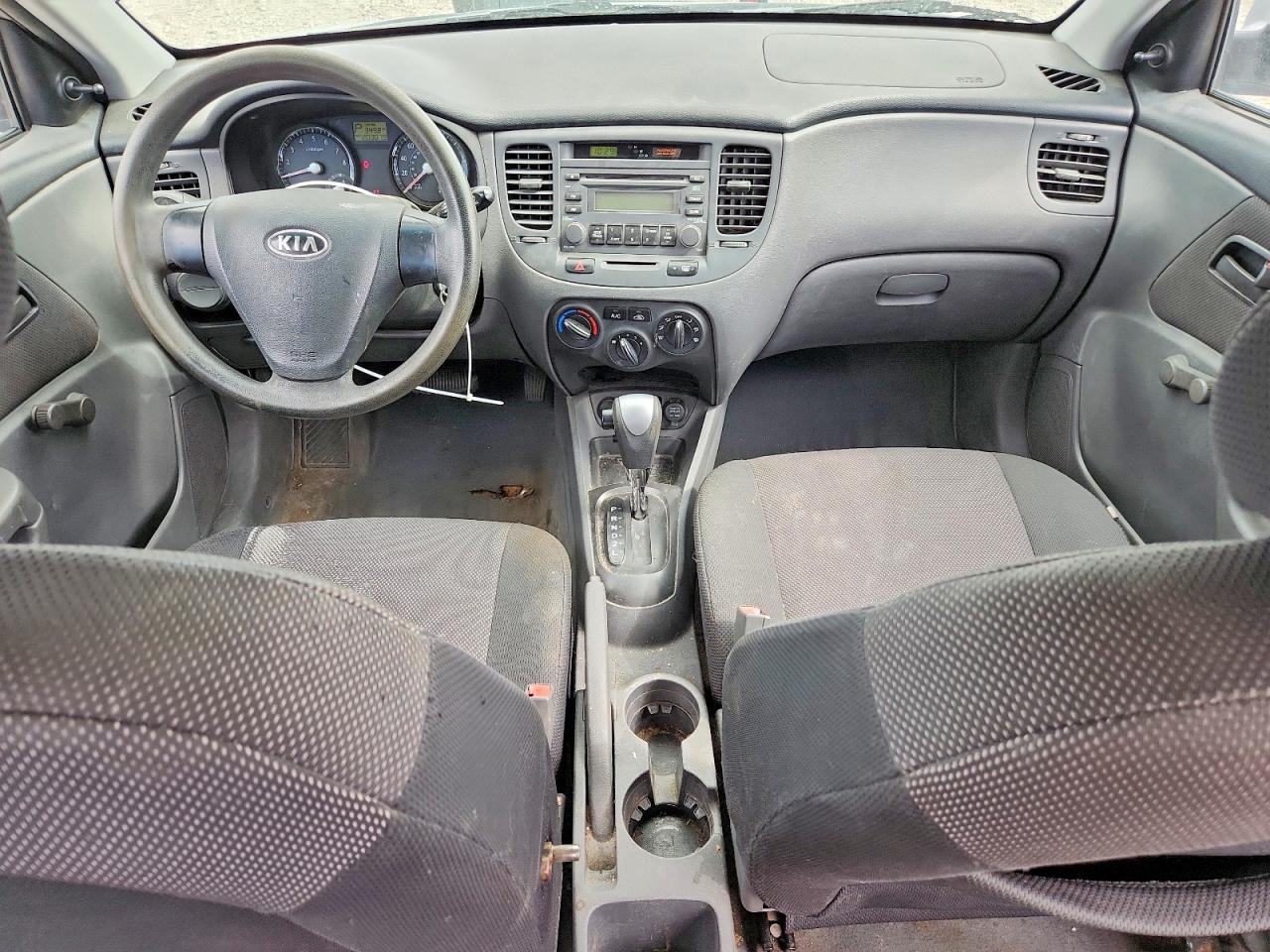 2008 Kia Rio Base Silver vin: KNADE123186297320
