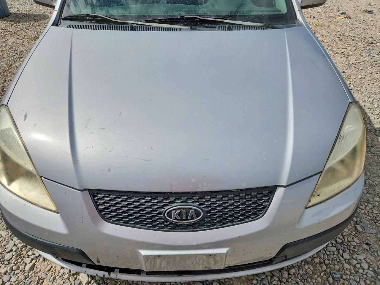 2008 Kia Rio Base Silver vin: KNADE123186297320