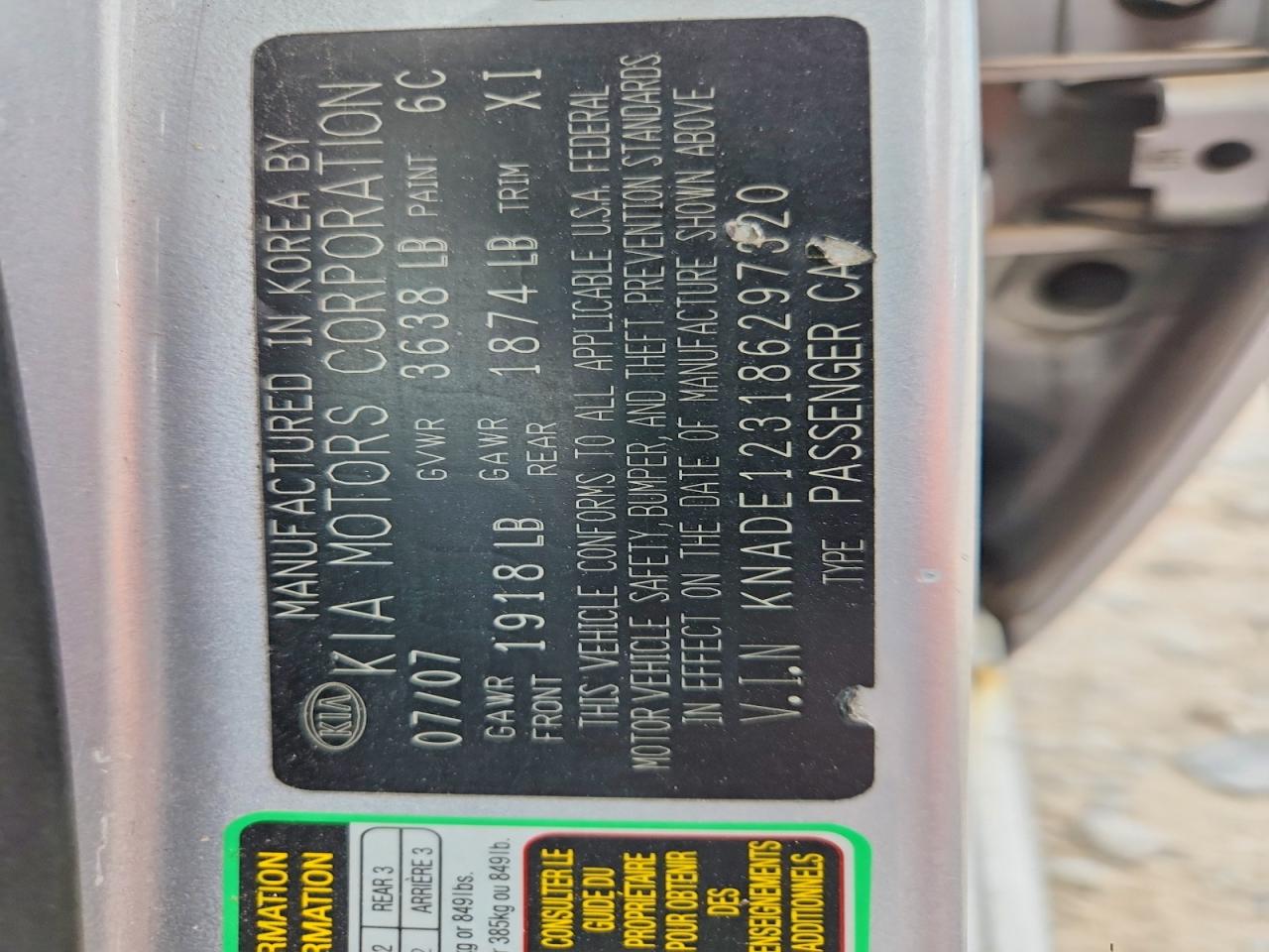 2008 Kia Rio Base Silver vin: KNADE123186297320