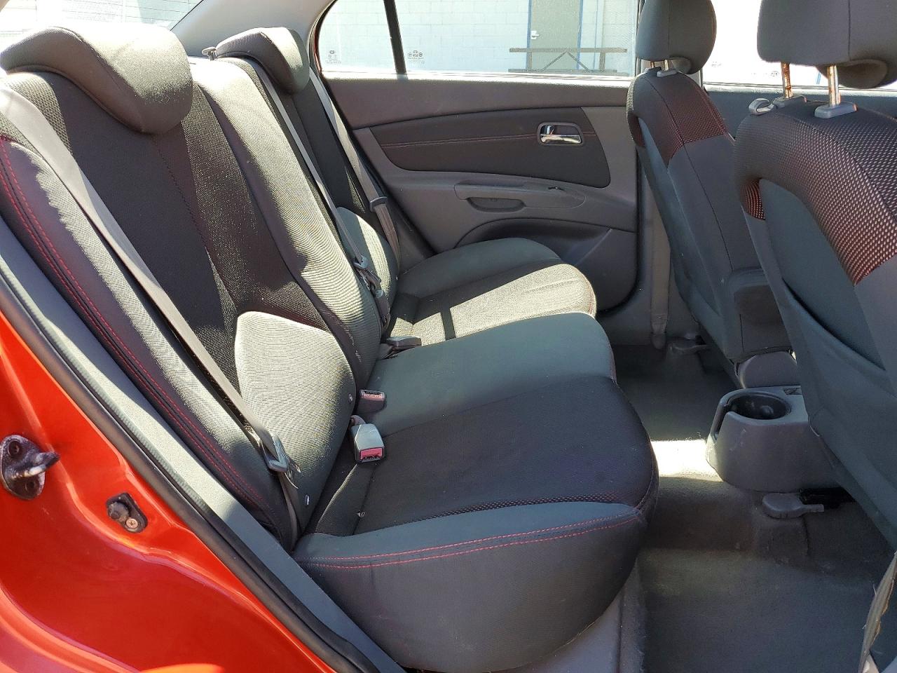 2007 Kia Rio Base Red vin: KNADE123276277396