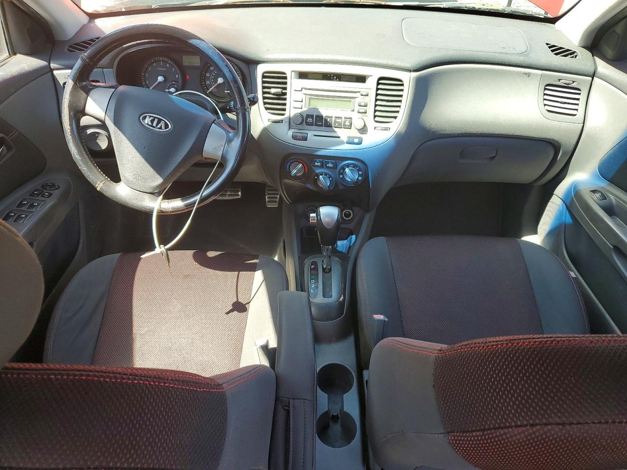 2007 Kia Rio Base Red vin: KNADE123276277396