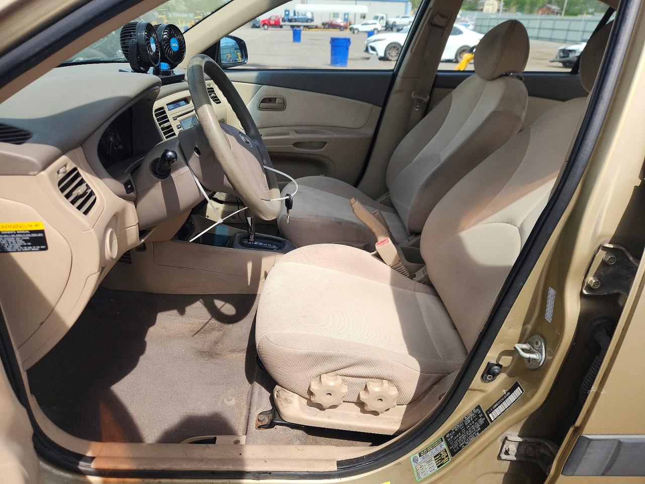 2008 Kia Rio Base Tan vin: KNADE123286397488