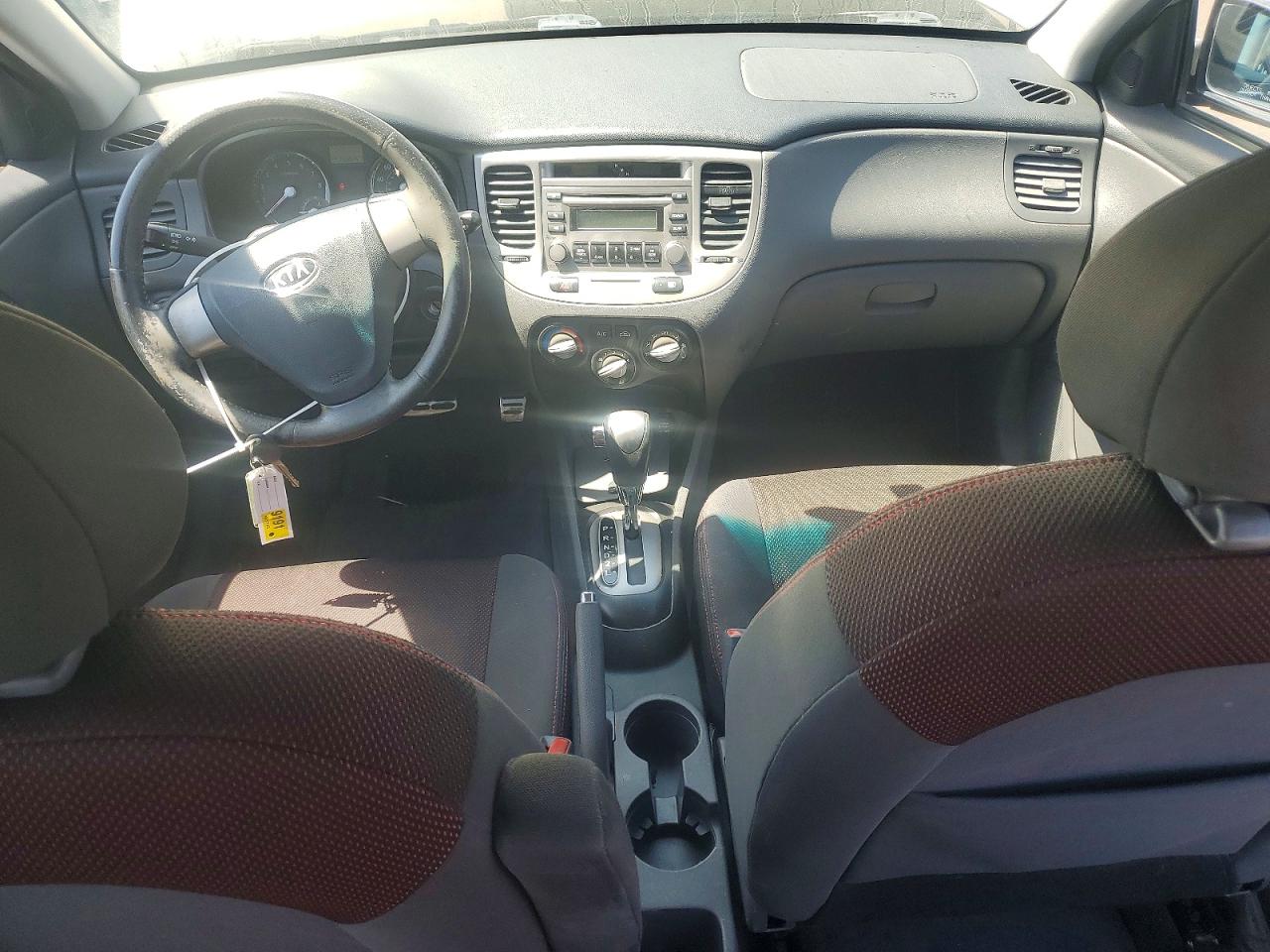 2008 Kia Rio Base Серебряный vin: KNADE123286429808