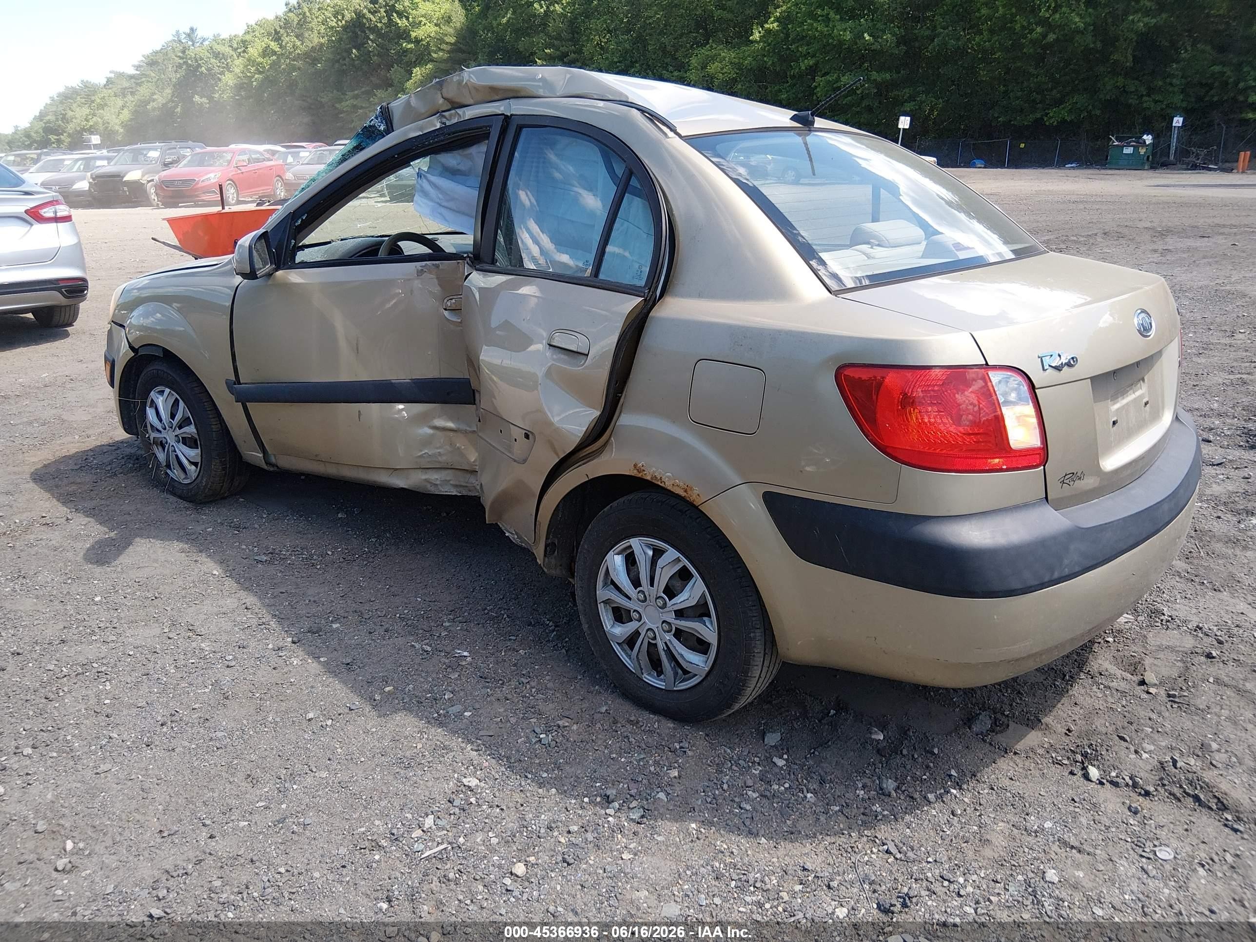 2007 Kia Rio Lx Gold vin: KNADE123376221791