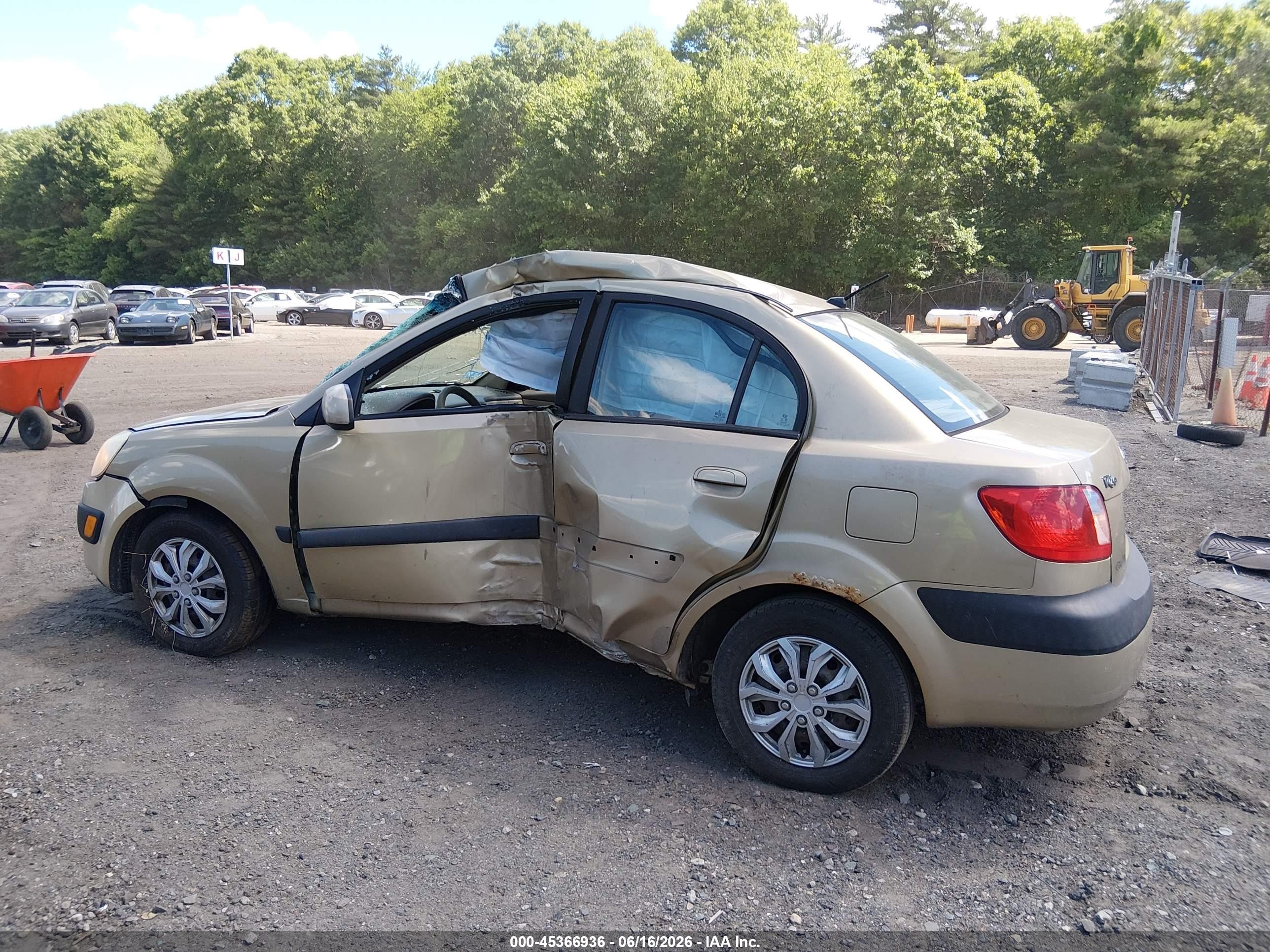 2007 Kia Rio Lx Gold vin: KNADE123376221791
