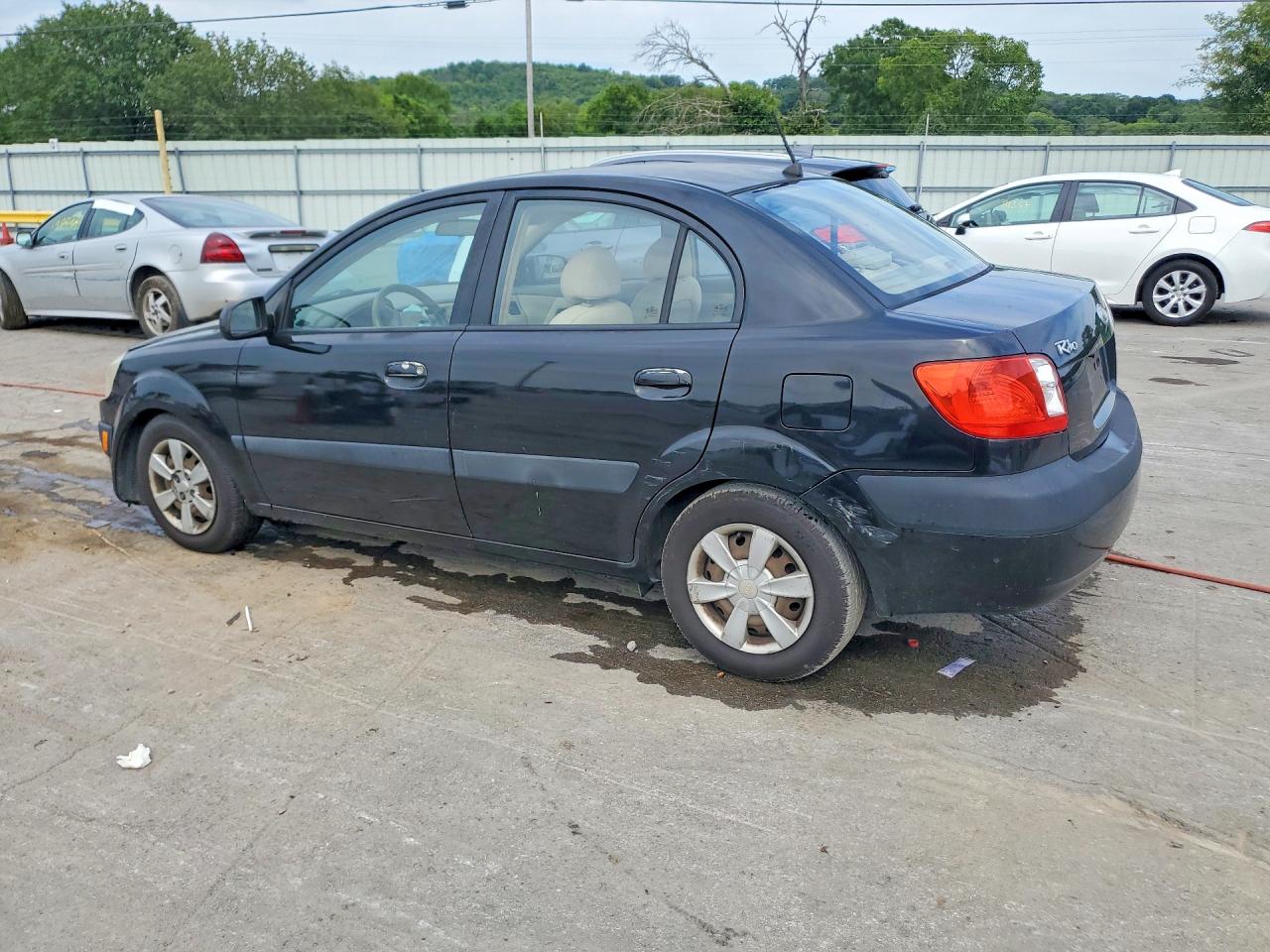 2006 Kia Rio Base Black vin: KNADE123466065419