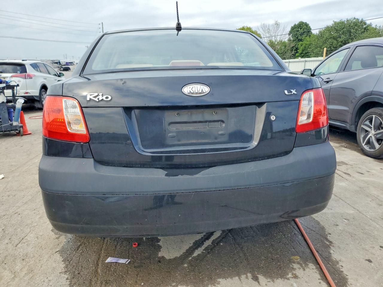 2006 Kia Rio Base Black vin: KNADE123466065419
