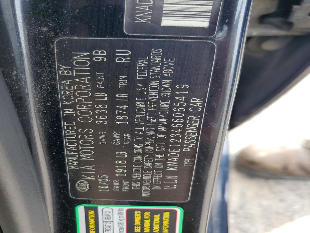 2006 Kia Rio Base Black vin: KNADE123466065419