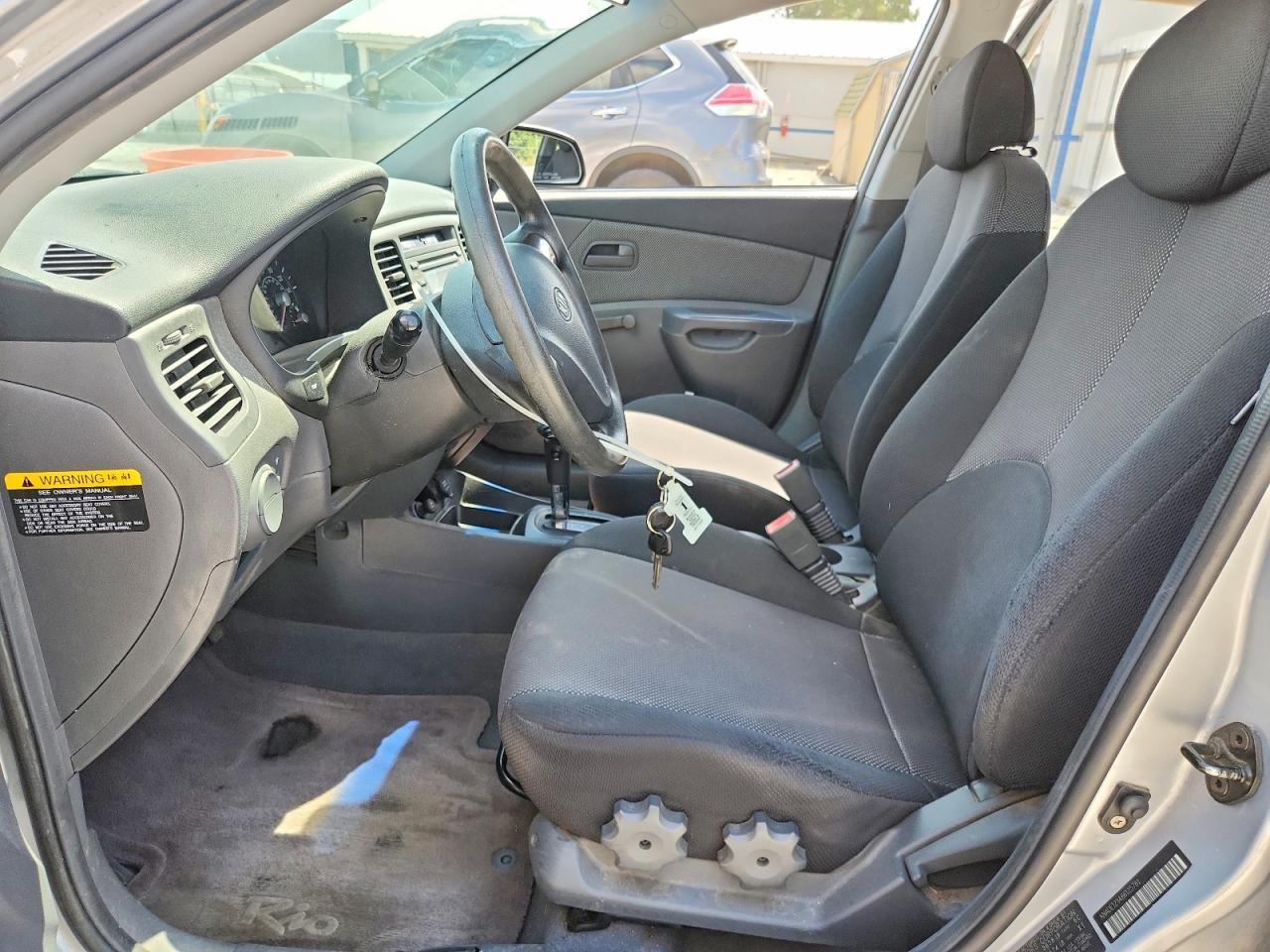 2006 Kia Rio Base Gray vin: KNADE123466125781