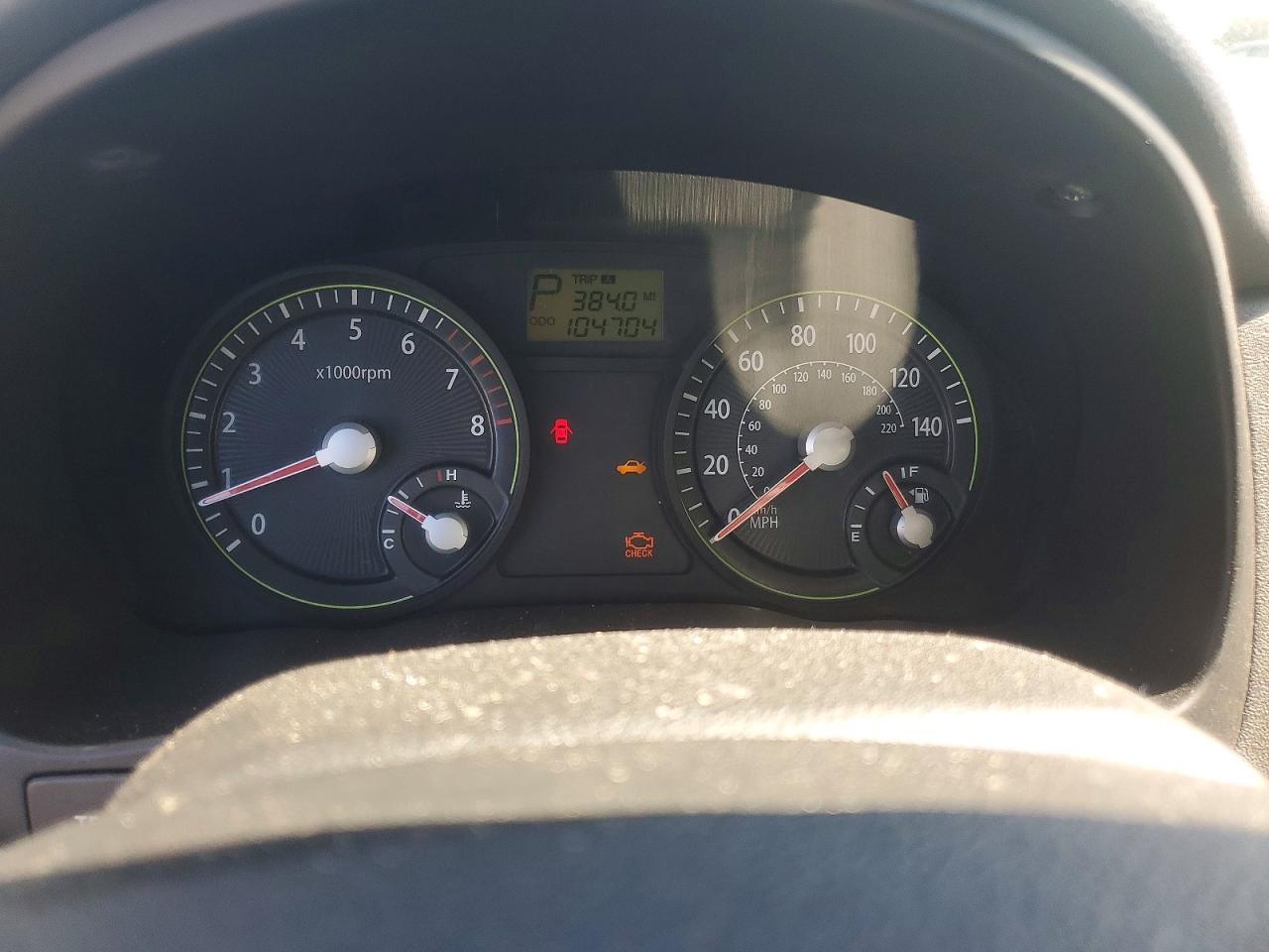 2007 Kia Rio Base White vin: KNADE123476214932