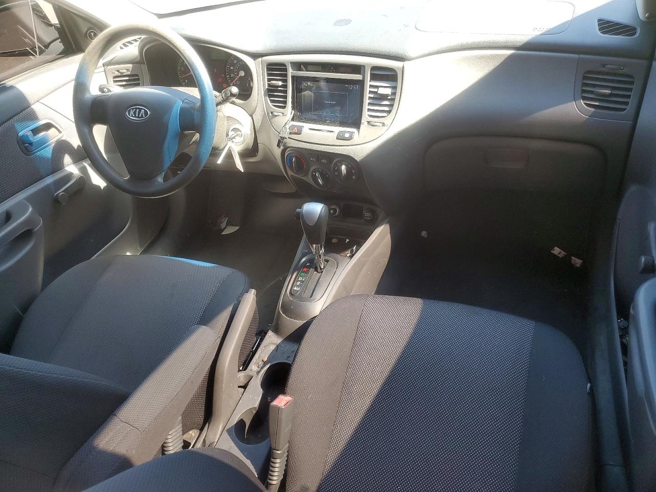 2007 Kia Rio Base White vin: KNADE123476214932