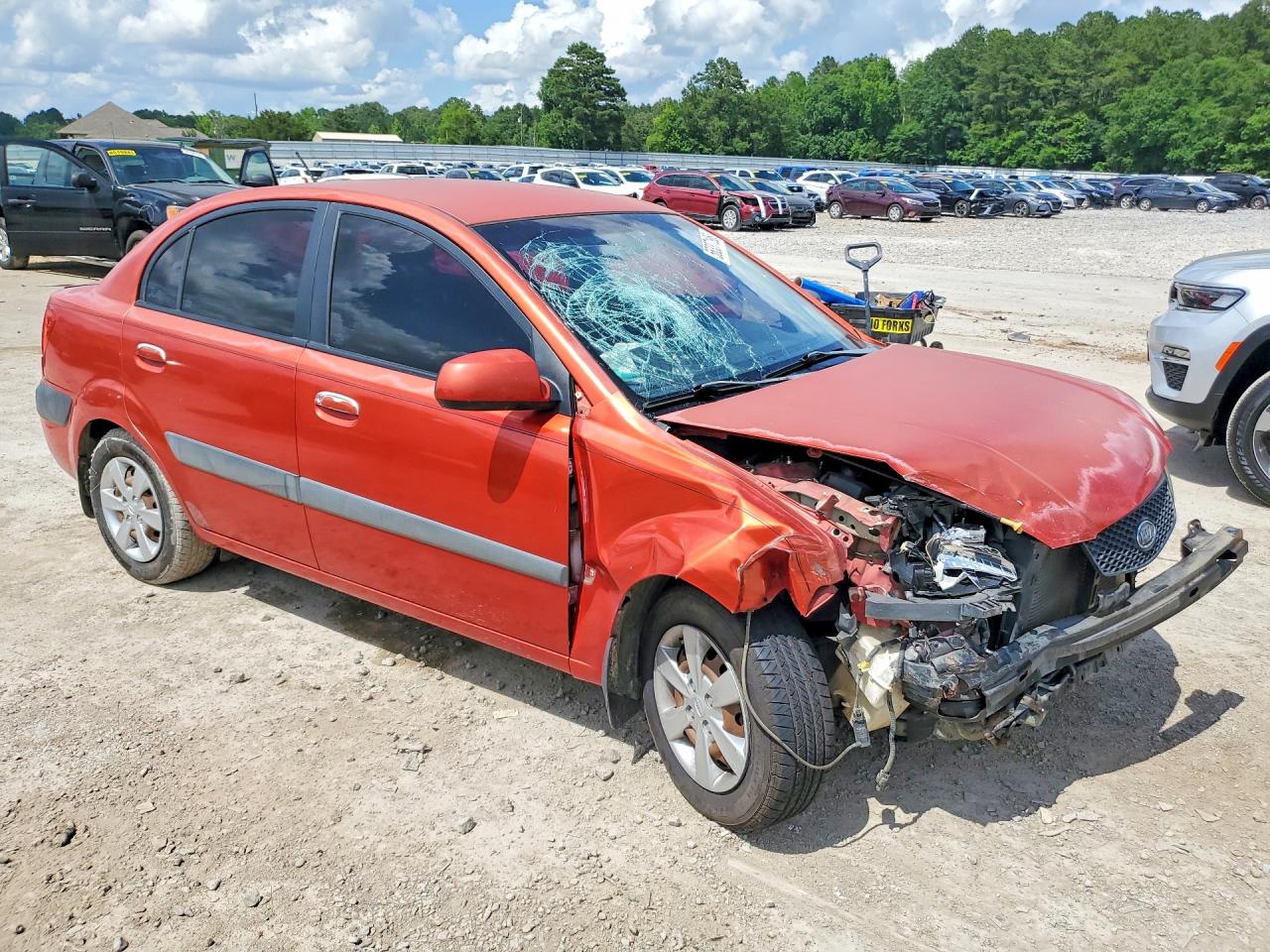 2008 Kia Rio Base Orange vin: KNADE123486322839