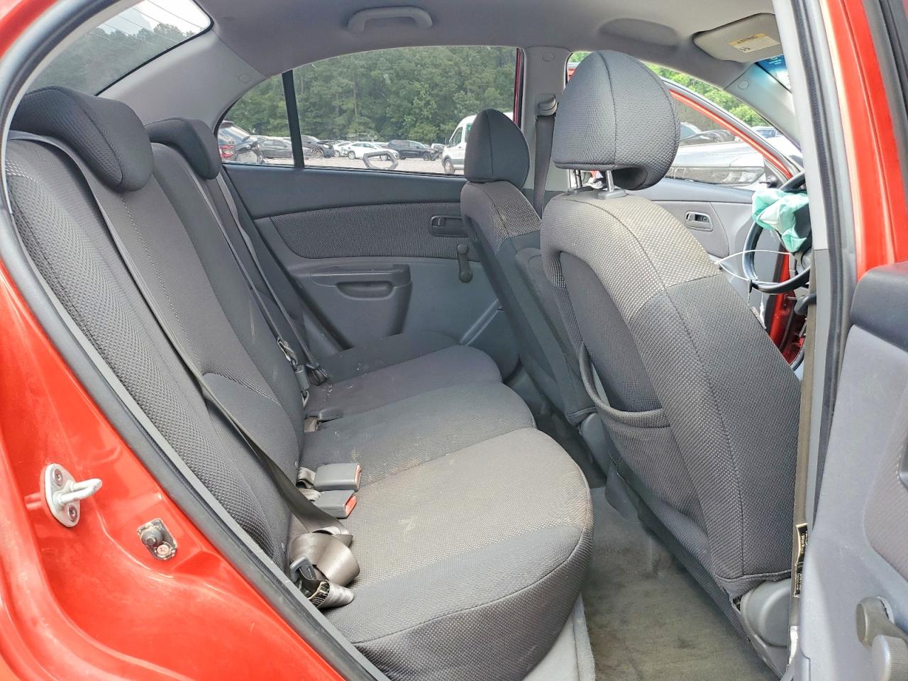 2008 Kia Rio Base Orange vin: KNADE123486322839