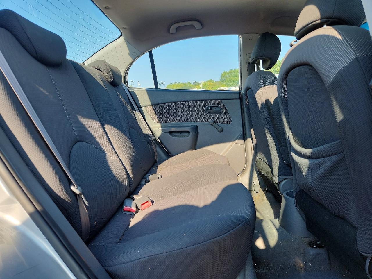 2008 Kia Rio Base Gray vin: KNADE123486385407