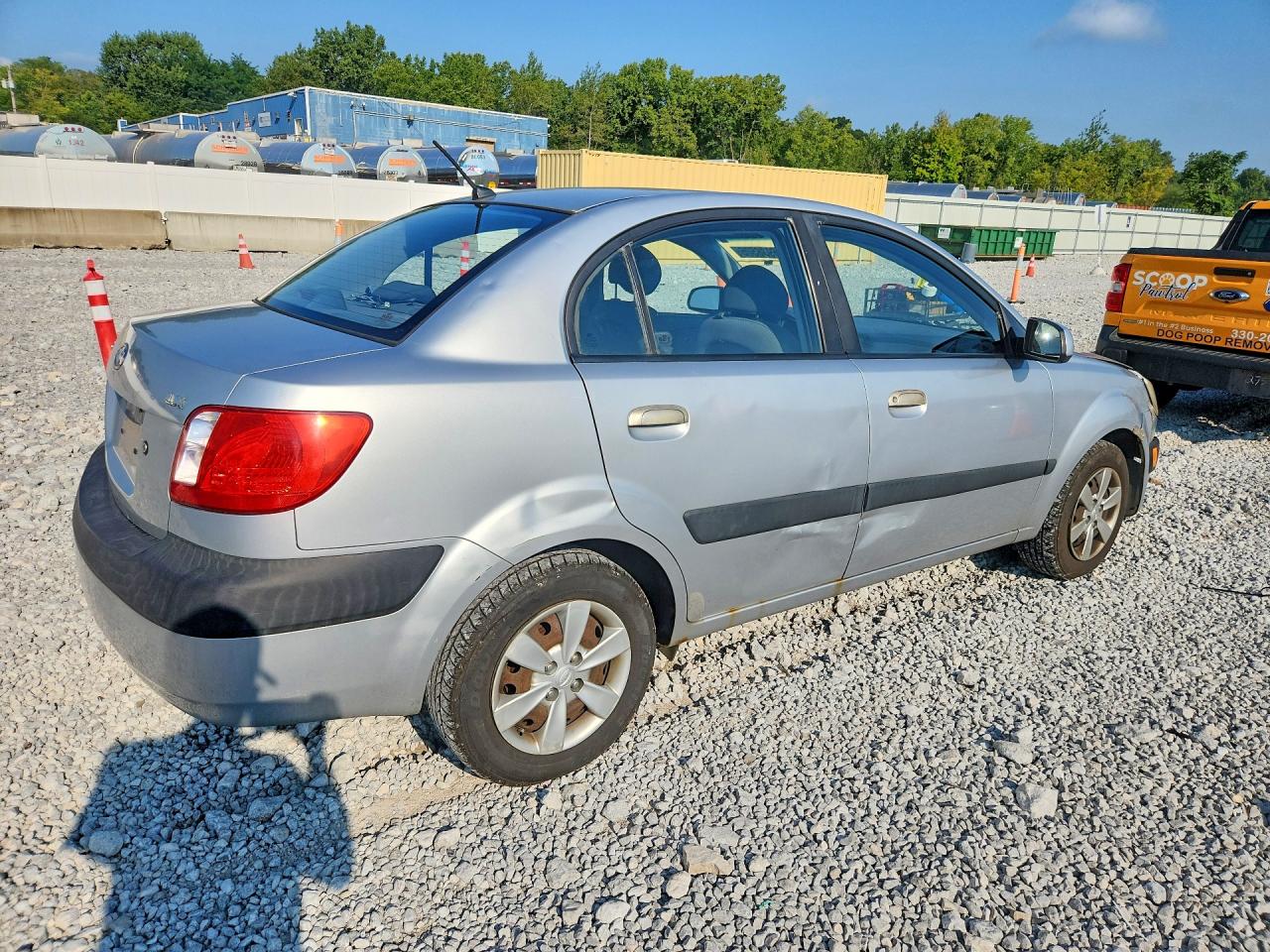 2008 Kia Rio Base Gray vin: KNADE123486385407