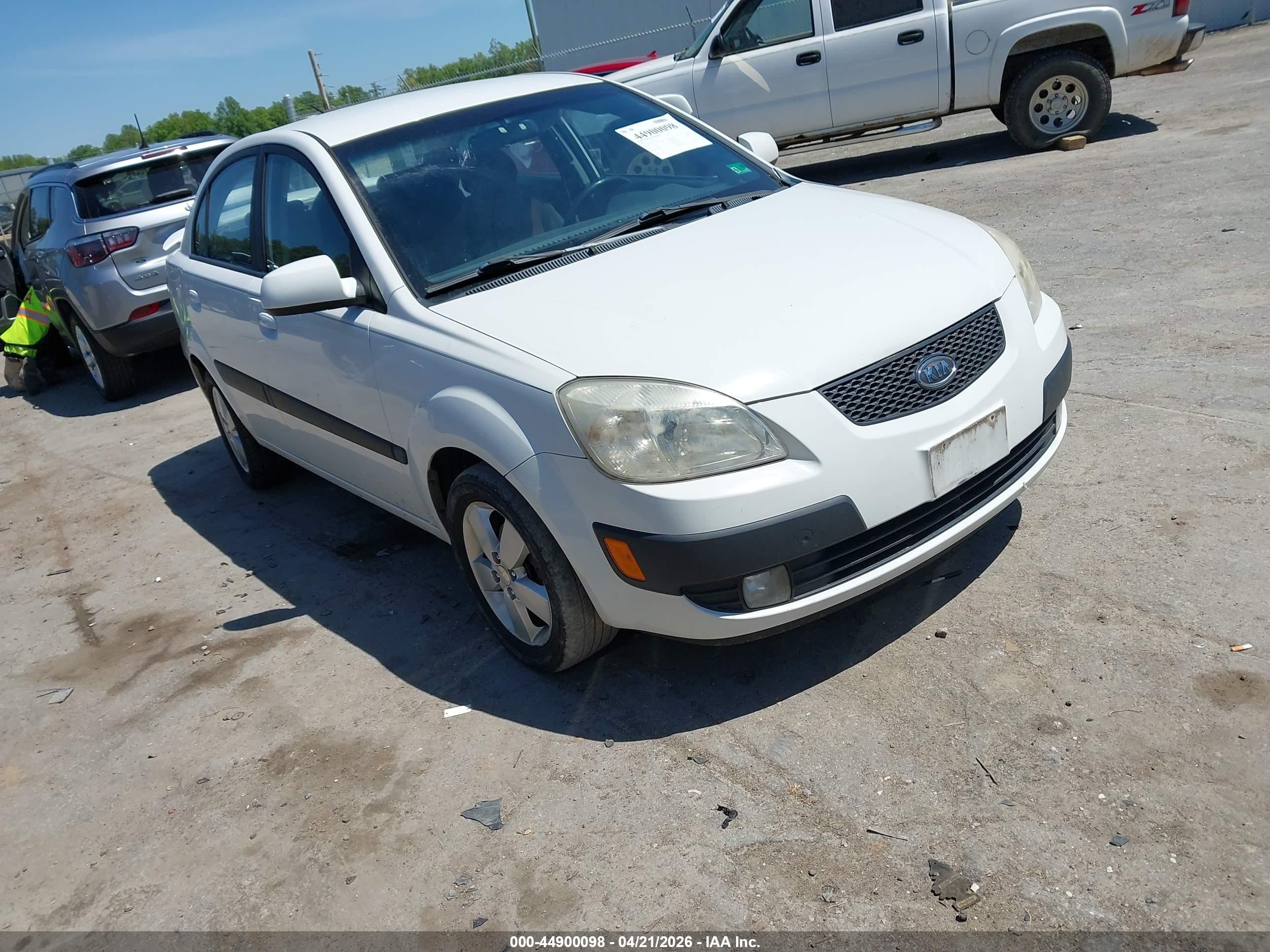 2007 Kia Rio Sx Белый vin: KNADE123576252623