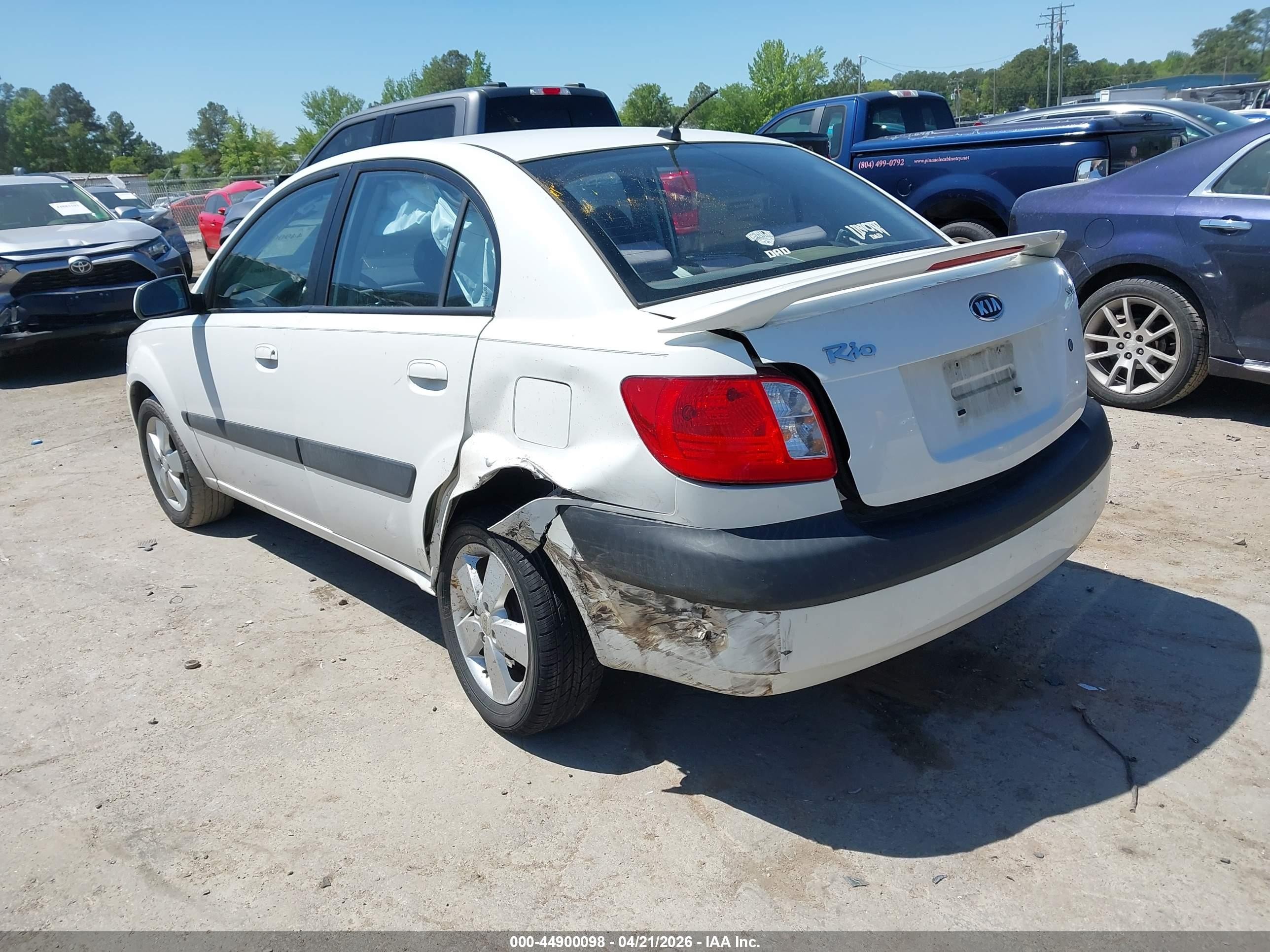 2007 Kia Rio Sx White vin: KNADE123576252623