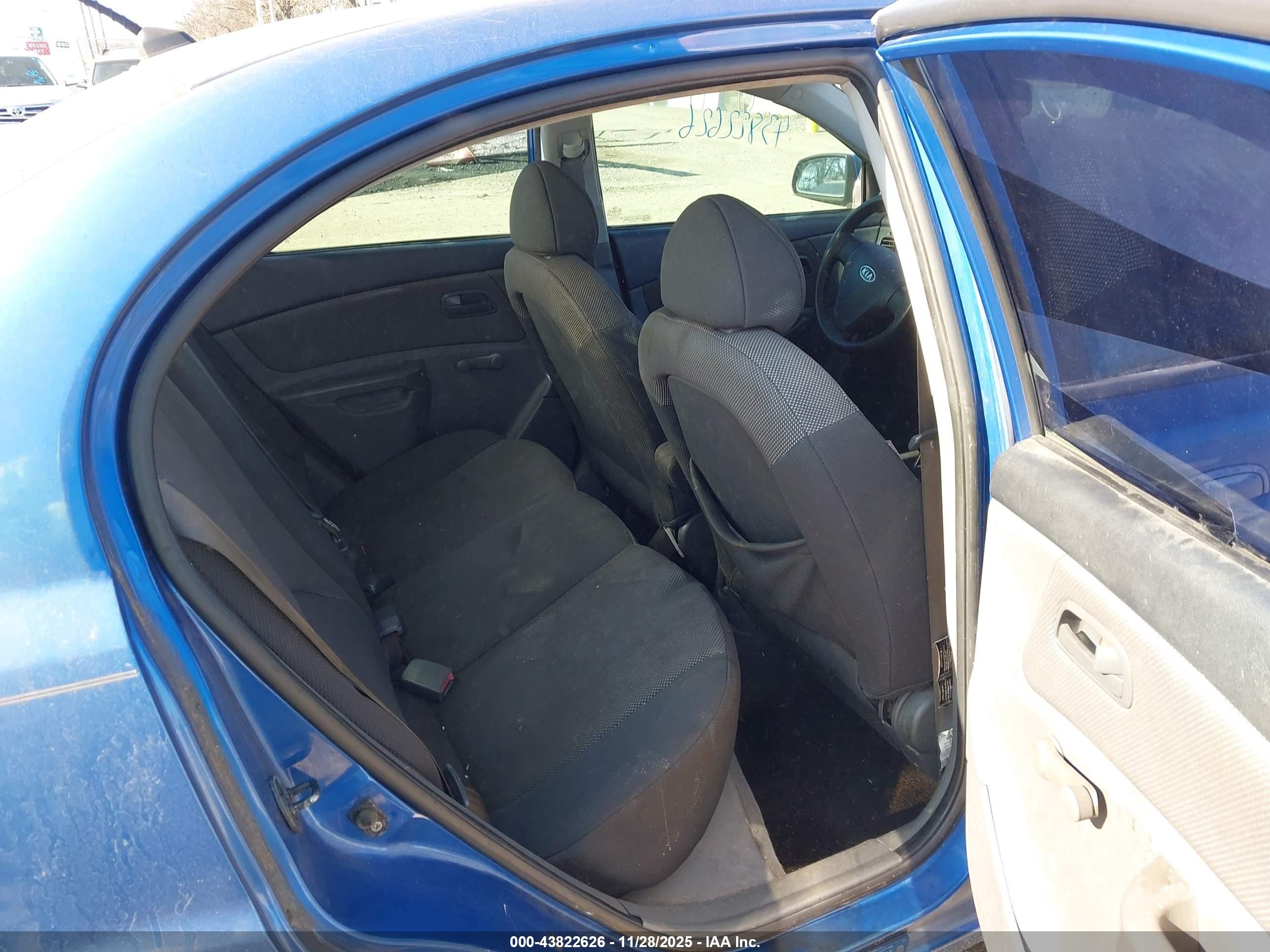 2007 Kia Rio Lx Blue vin: KNADE123576274007