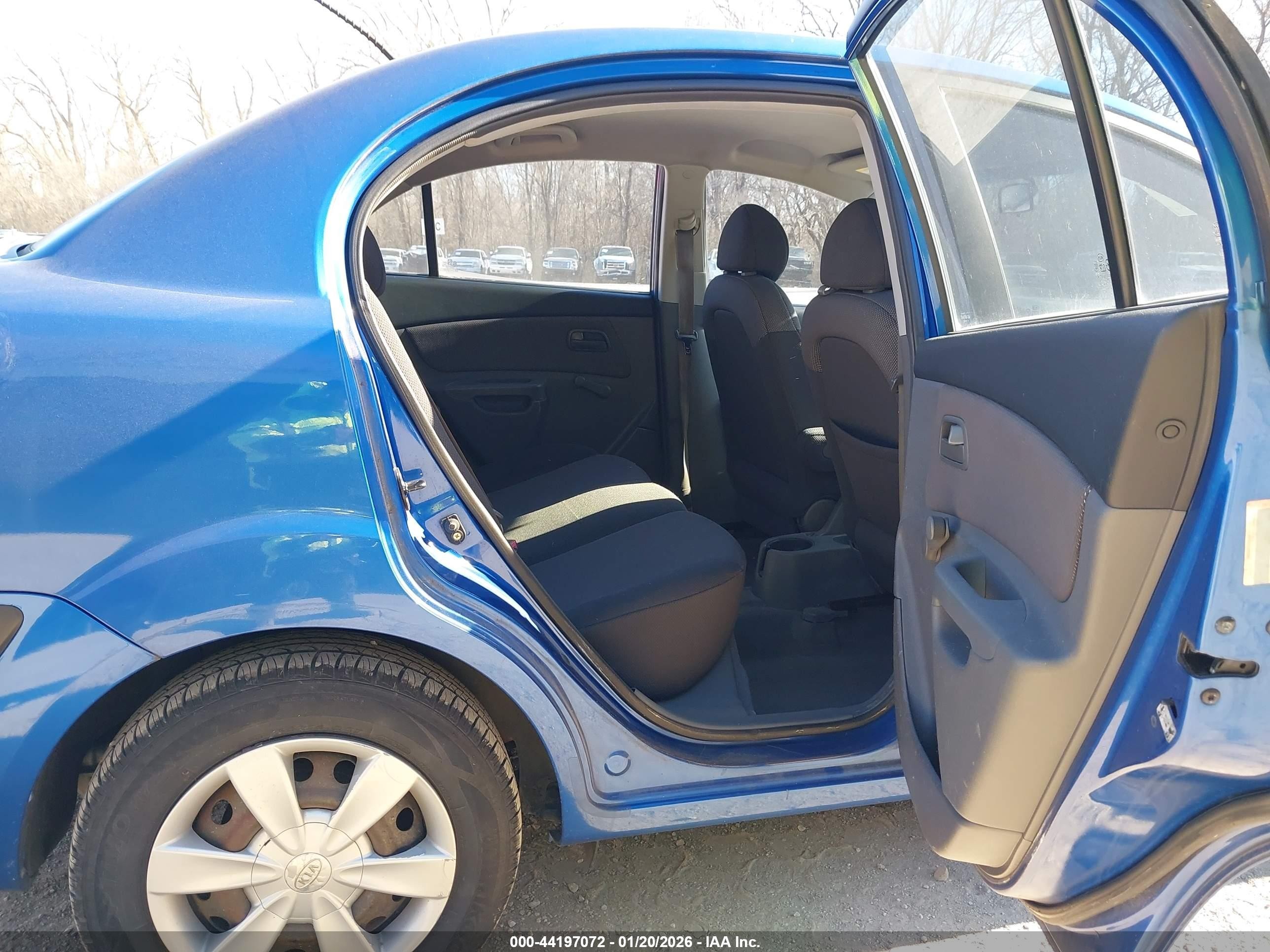 2006 Kia Rio Lx Blue vin: KNADE123666042630