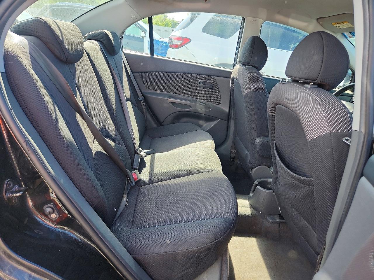 2006 Kia Rio Base Black vin: KNADE123666167059