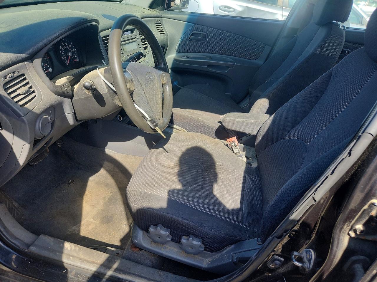 2006 Kia Rio Base Black vin: KNADE123666167059