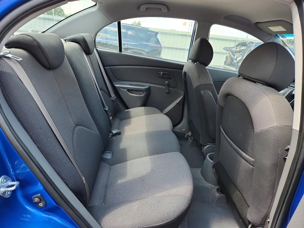 2008 Kia Rio Base Blue vin: KNADE123686421968