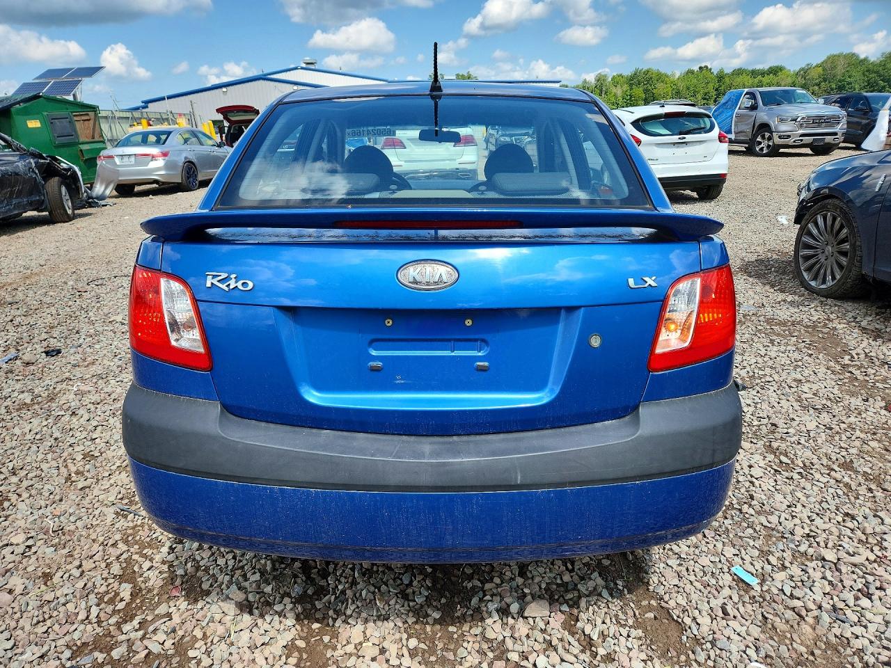 2008 Kia Rio Base Blue vin: KNADE123686421968