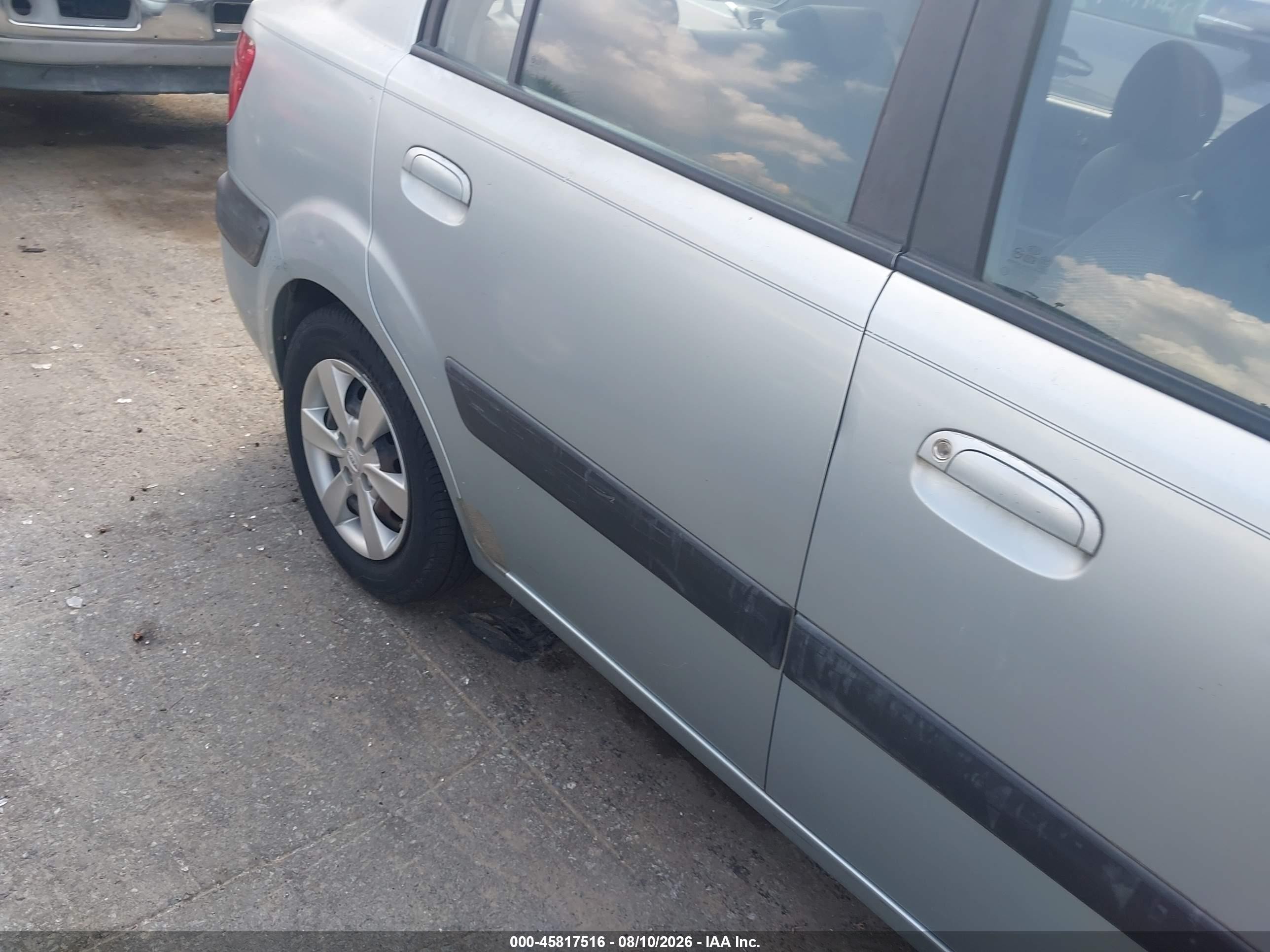 2007 Kia Rio Lx Silver vin: KNADE123876274597