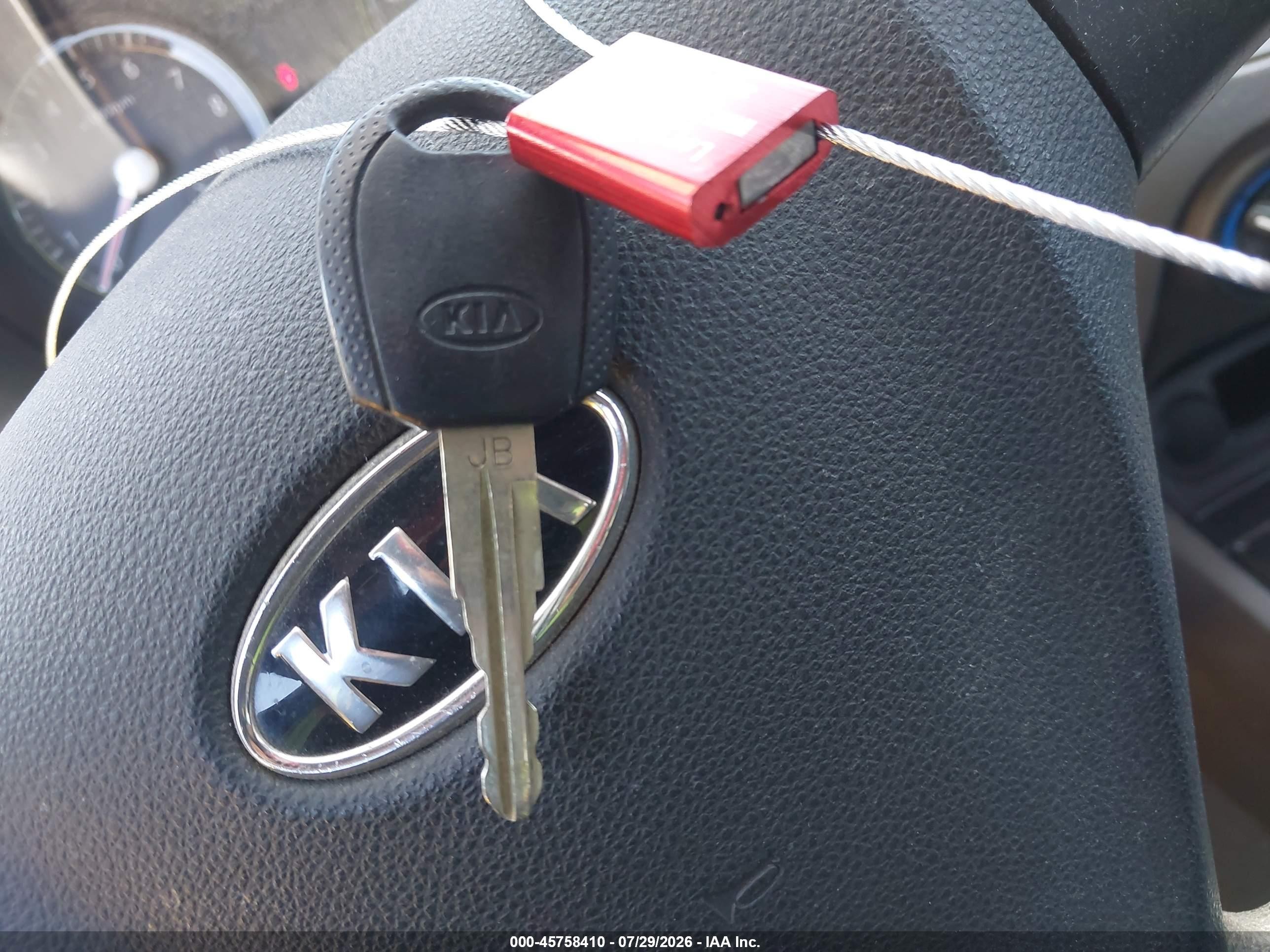 2008 Kia Rio Белый vin: KNADE123886403813